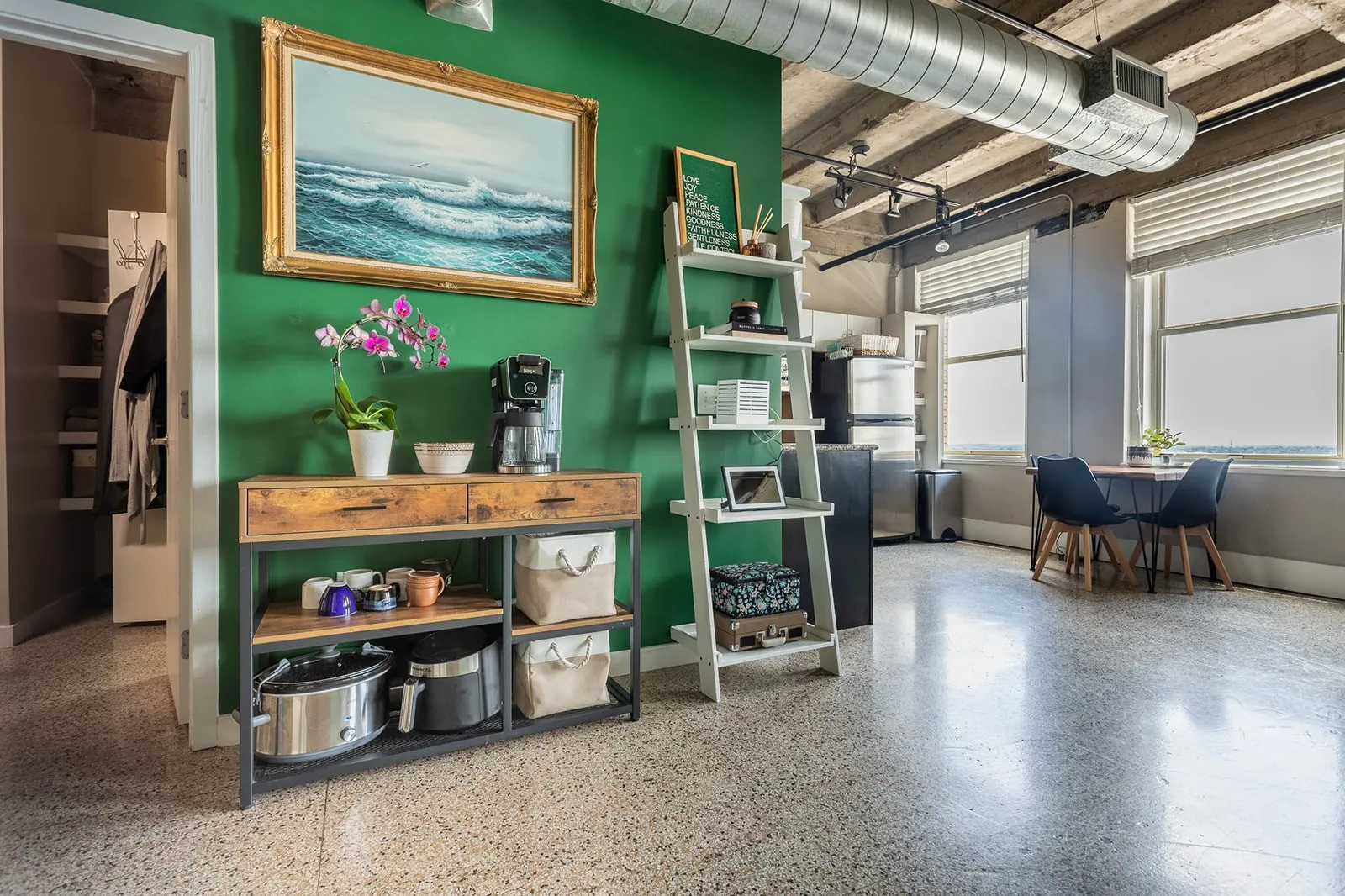 Condominium For Sale in Tarrant County , 221 W Lancaster Avenue 11009, Fort Worth, Texas 76102, 1 Bedroom, 1 Bathroom, Garage spaces, 745 Sqft, built in 1930, mls#21279714, Real Estate Agent in Fort Worth, Homes For Sale in Tarrant county, Homes For Sale in Fort Worth, Realtor in Fort Worth Texas, Real Estate Brokerage Independent Realty Texas, Luminita Cordes Realtor