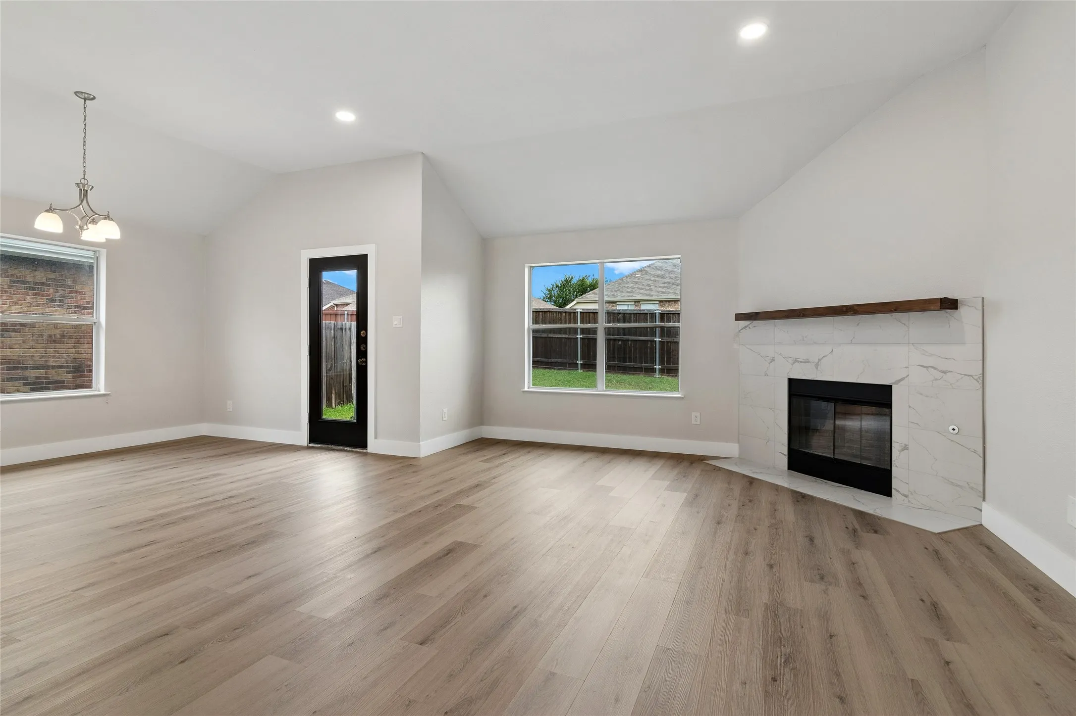 Single Family Residence For Rent in Denton County , 2825 Enchanted Eve Drive, Little Elm, Texas 75068, 4 Bedroom, 2 Bathroom, 2 Garage spaces, 1,980 Sqft, built in 2005, mls#21294342, Real Estate Agent in Little Elm, Homes For Rent in Denton county, Homes For Rent in Little Elm, Realtor in Little Elm Texas, Real Estate Brokerage Independent Realty Texas, Luminita Cordes Realtor