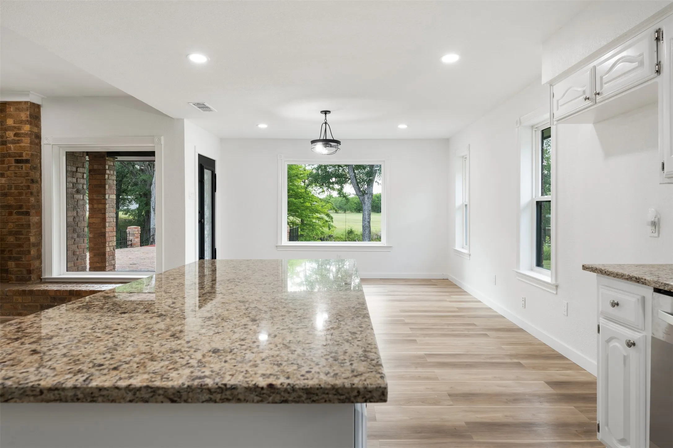 Single Family Residence For Sale in Mc Lennan County , 216 N Stovall Drive, Robinson, Texas 76706, 4 Bedrooms, 3 Bathrooms, Garage spaces, 2,349 Sqft, built in 1978, Price $699,000, mls#21288064, Real Estate Agent in Robinson, Homes For Sale in Mc Lennan county, Homes For Sale in Robinson, Realtor in Robinson Texas, Real Estate Brokerage Independent Realty Texas, Luminita Cordes Realtor