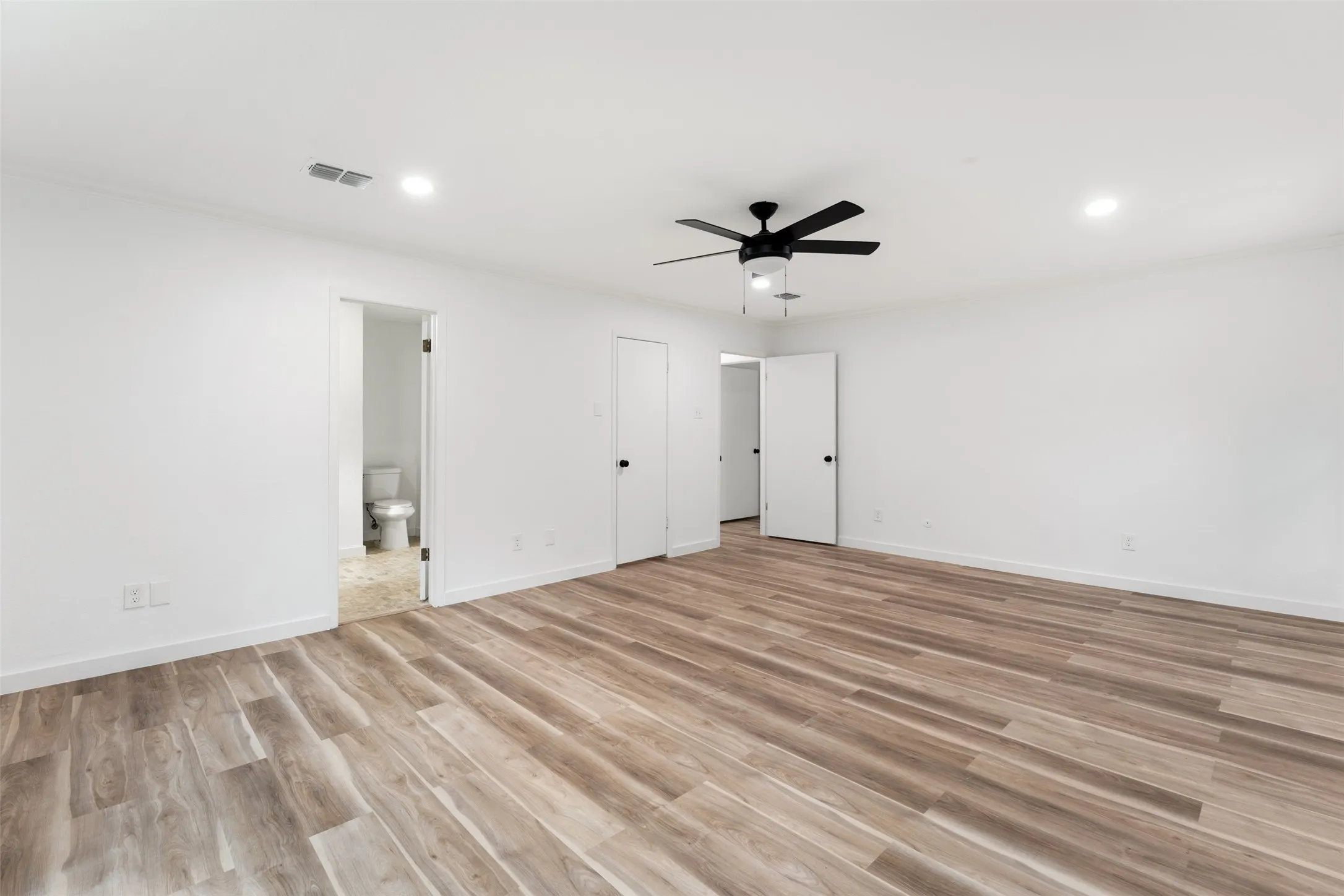 Single Family Residence For Sale in Mc Lennan County , 216 N Stovall Drive, Robinson, Texas 76706, 4 Bedrooms, 3 Bathrooms, Garage spaces, 2,349 Sqft, built in 1978, Price $699,000, mls#21288064, Real Estate Agent in Robinson, Homes For Sale in Mc Lennan county, Homes For Sale in Robinson, Realtor in Robinson Texas, Real Estate Brokerage Independent Realty Texas, Luminita Cordes Realtor