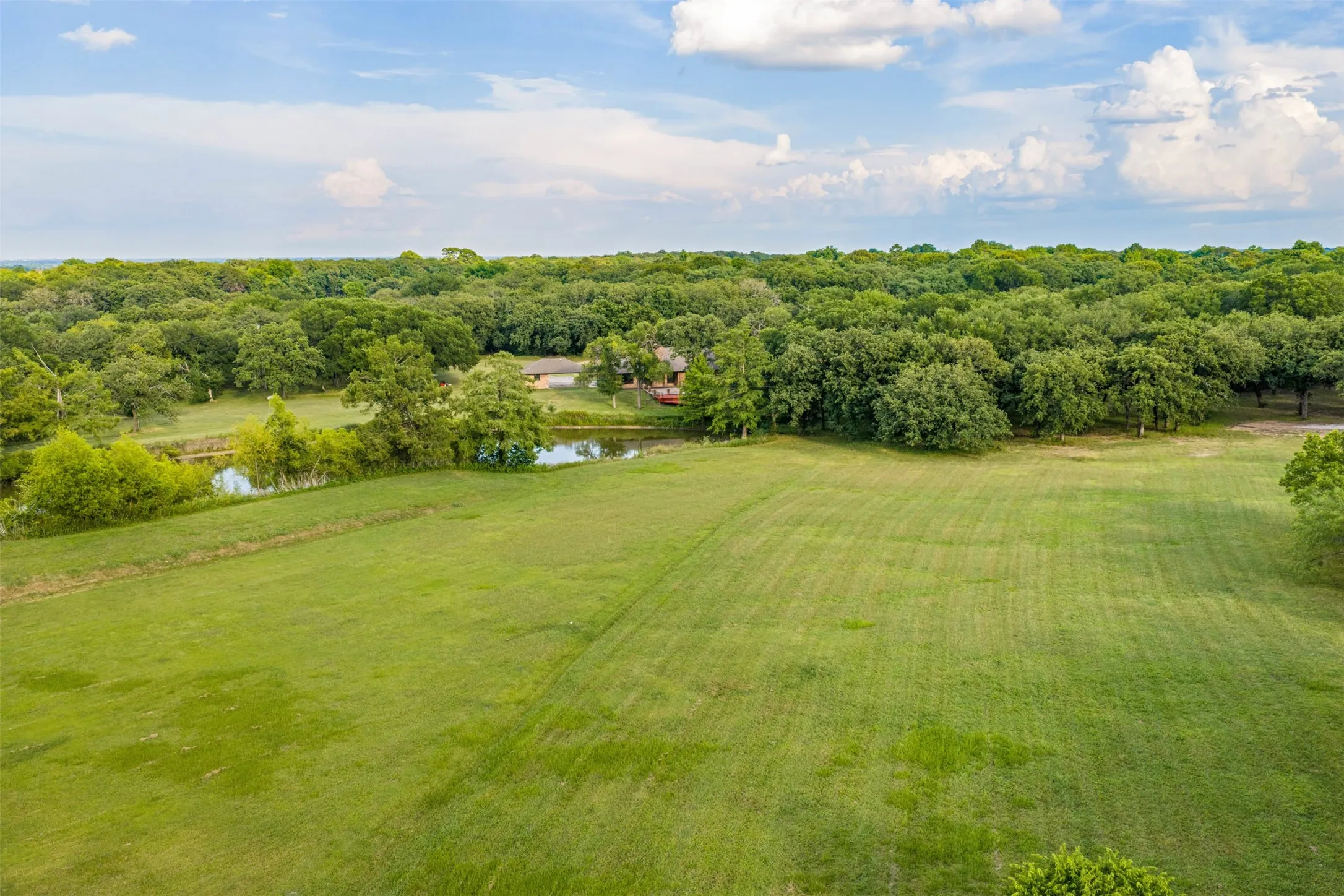 Single Family Residence For Sale in Mc Lennan County , 216 N Stovall Drive, Robinson, Texas 76706, 4 Bedrooms, 3 Bathrooms, Garage spaces, 2,349 Sqft, built in 1978, Price $699,000, mls#21288064, Real Estate Agent in Robinson, Homes For Sale in Mc Lennan county, Homes For Sale in Robinson, Realtor in Robinson Texas, Real Estate Brokerage Independent Realty Texas, Luminita Cordes Realtor