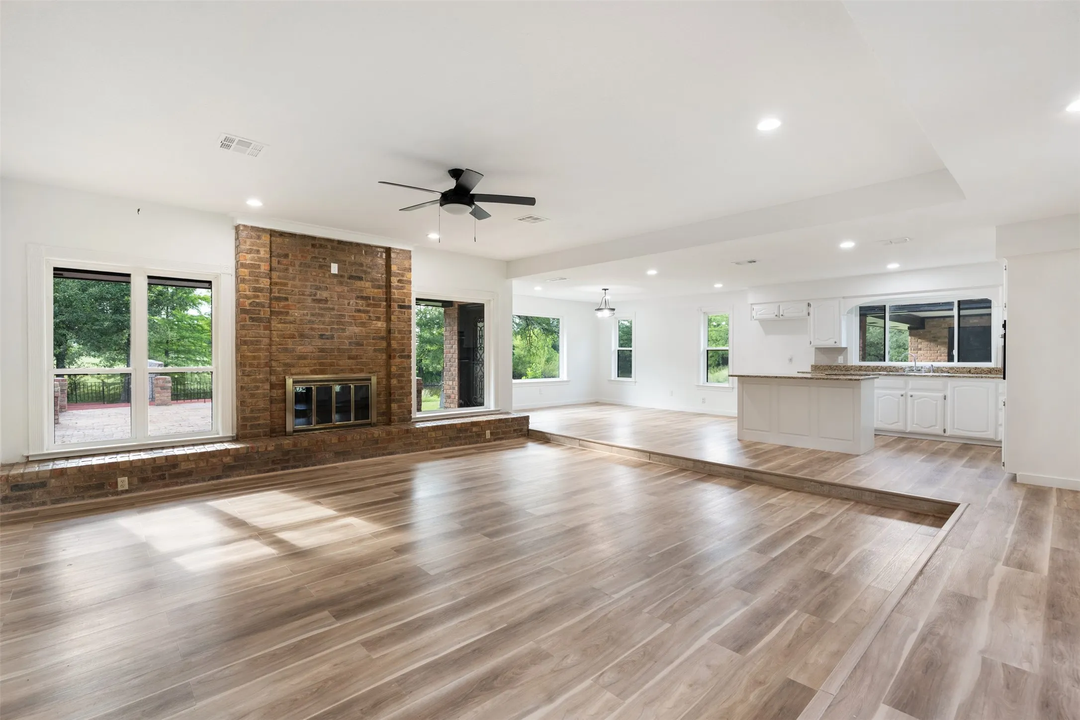 Single Family Residence For Sale in Mc Lennan County , 216 N Stovall Drive, Robinson, Texas 76706, 4 Bedrooms, 3 Bathrooms, Garage spaces, 2,349 Sqft, built in 1978, Price $699,000, mls#21288064, Real Estate Agent in Robinson, Homes For Sale in Mc Lennan county, Homes For Sale in Robinson, Realtor in Robinson Texas, Real Estate Brokerage Independent Realty Texas, Luminita Cordes Realtor