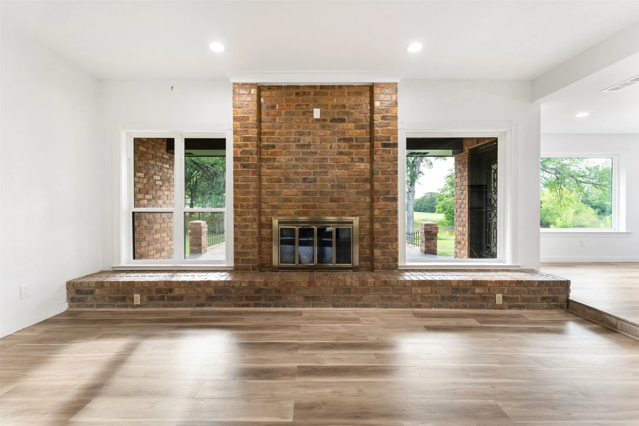Single Family Residence For Sale in Mc Lennan County , 216 N Stovall Drive, Robinson, Texas 76706, 4 Bedrooms, 3 Bathrooms, Garage spaces, 2,349 Sqft, built in 1978, Price $699,000, mls#21288064, Real Estate Agent in Robinson, Homes For Sale in Mc Lennan county, Homes For Sale in Robinson, Realtor in Robinson Texas, Real Estate Brokerage Independent Realty Texas, Luminita Cordes Realtor