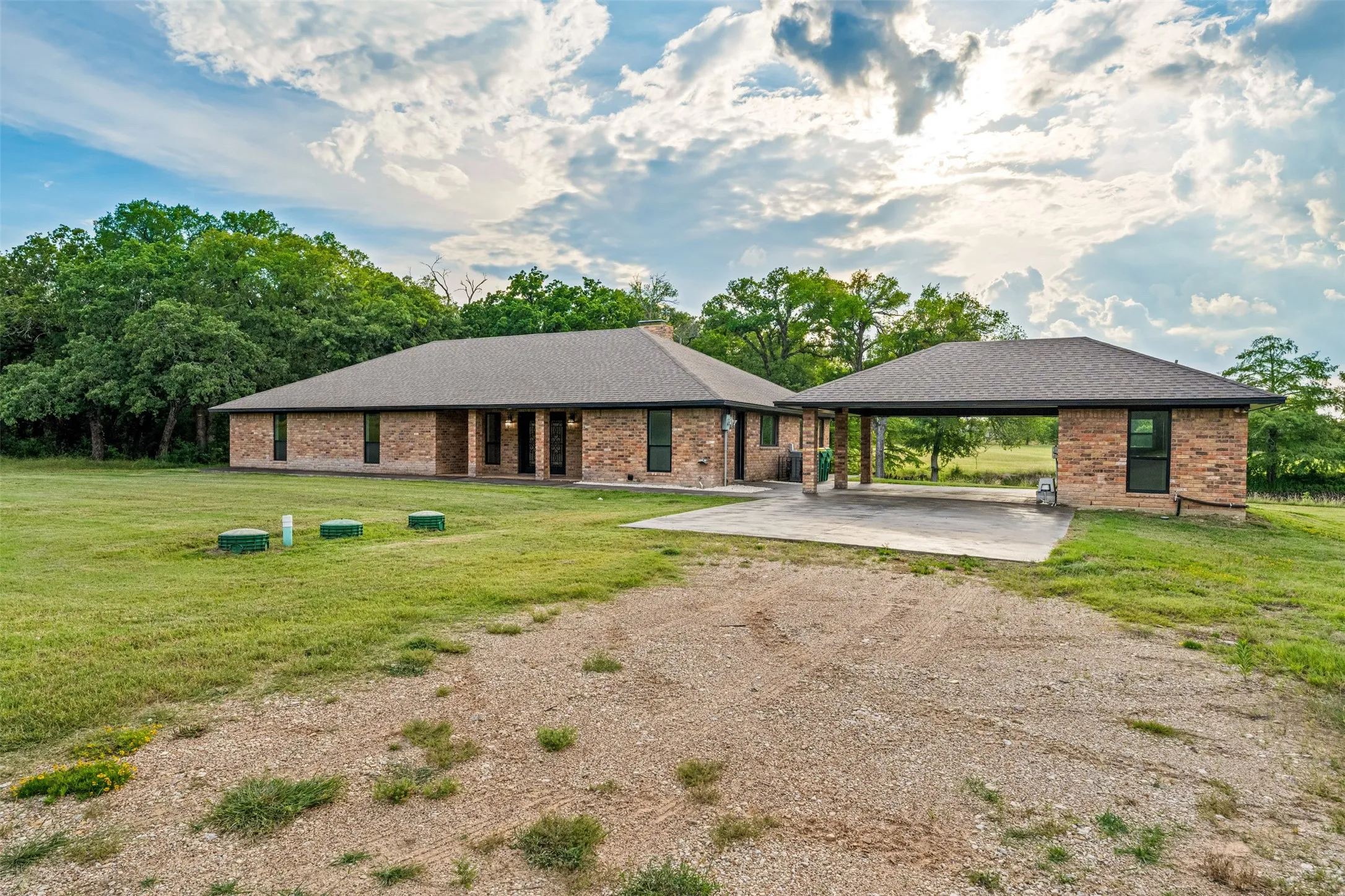 Single Family Residence For Sale in Mc Lennan County , 216 N Stovall Drive, Robinson, Texas 76706, 4 Bedrooms, 3 Bathrooms, Garage spaces, 2,349 Sqft, built in 1978, Price $699,000, mls#21288064, Real Estate Agent in Robinson, Homes For Sale in Mc Lennan county, Homes For Sale in Robinson, Realtor in Robinson Texas, Real Estate Brokerage Independent Realty Texas, Luminita Cordes Realtor