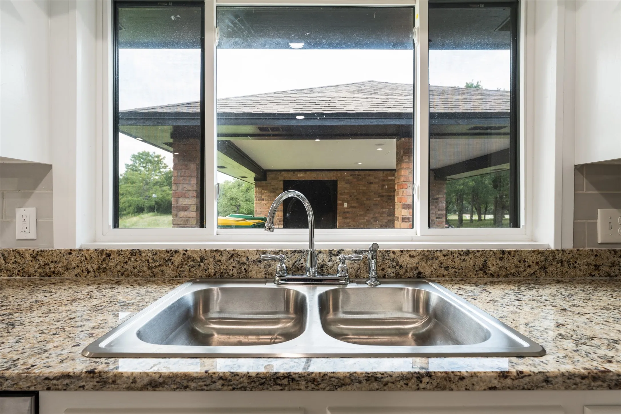 Single Family Residence For Sale in Mc Lennan County , 216 N Stovall Drive, Robinson, Texas 76706, 4 Bedrooms, 3 Bathrooms, Garage spaces, 2,349 Sqft, built in 1978, Price $699,000, mls#21288064, Real Estate Agent in Robinson, Homes For Sale in Mc Lennan county, Homes For Sale in Robinson, Realtor in Robinson Texas, Real Estate Brokerage Independent Realty Texas, Luminita Cordes Realtor