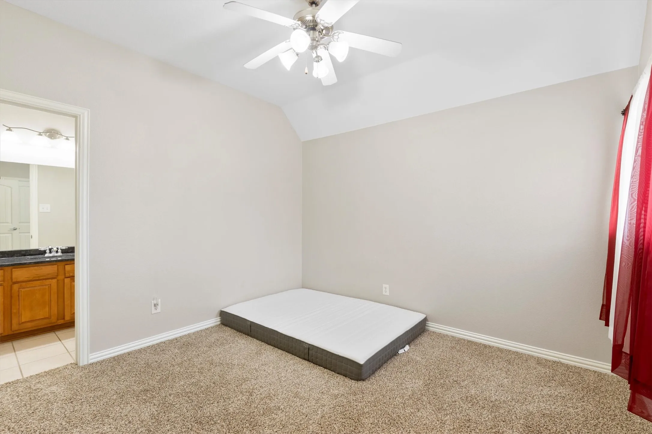 Townhouse For Sale in Collin County , 5504 Conch Train Road, Mc Kinney, Texas 75070, 2 Bedroom, 3 Bathroom, 2 Garage spaces, 1,688 Sqft, built in 2006, Price $339,999, mls#21294375, Real Estate Agent in Mc Kinney, Homes For Sale in Collin county, Homes For Sale in Mc Kinney, Realtor in Mc Kinney Texas, Real Estate Brokerage Independent Realty Texas, Luminita Cordes Realtor