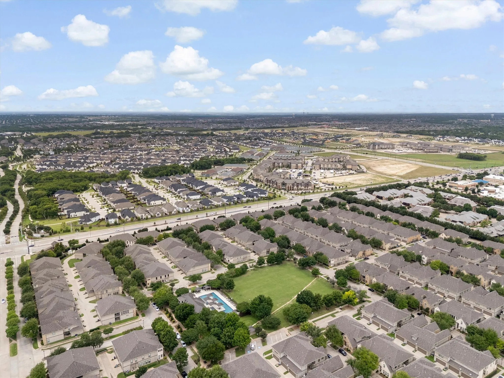 Townhouse For Sale in Collin County , 5504 Conch Train Road, Mc Kinney, Texas 75070, 2 Bedroom, 3 Bathroom, 2 Garage spaces, 1,688 Sqft, built in 2006, Price $339,999, mls#21294375, Real Estate Agent in Mc Kinney, Homes For Sale in Collin county, Homes For Sale in Mc Kinney, Realtor in Mc Kinney Texas, Real Estate Brokerage Independent Realty Texas, Luminita Cordes Realtor