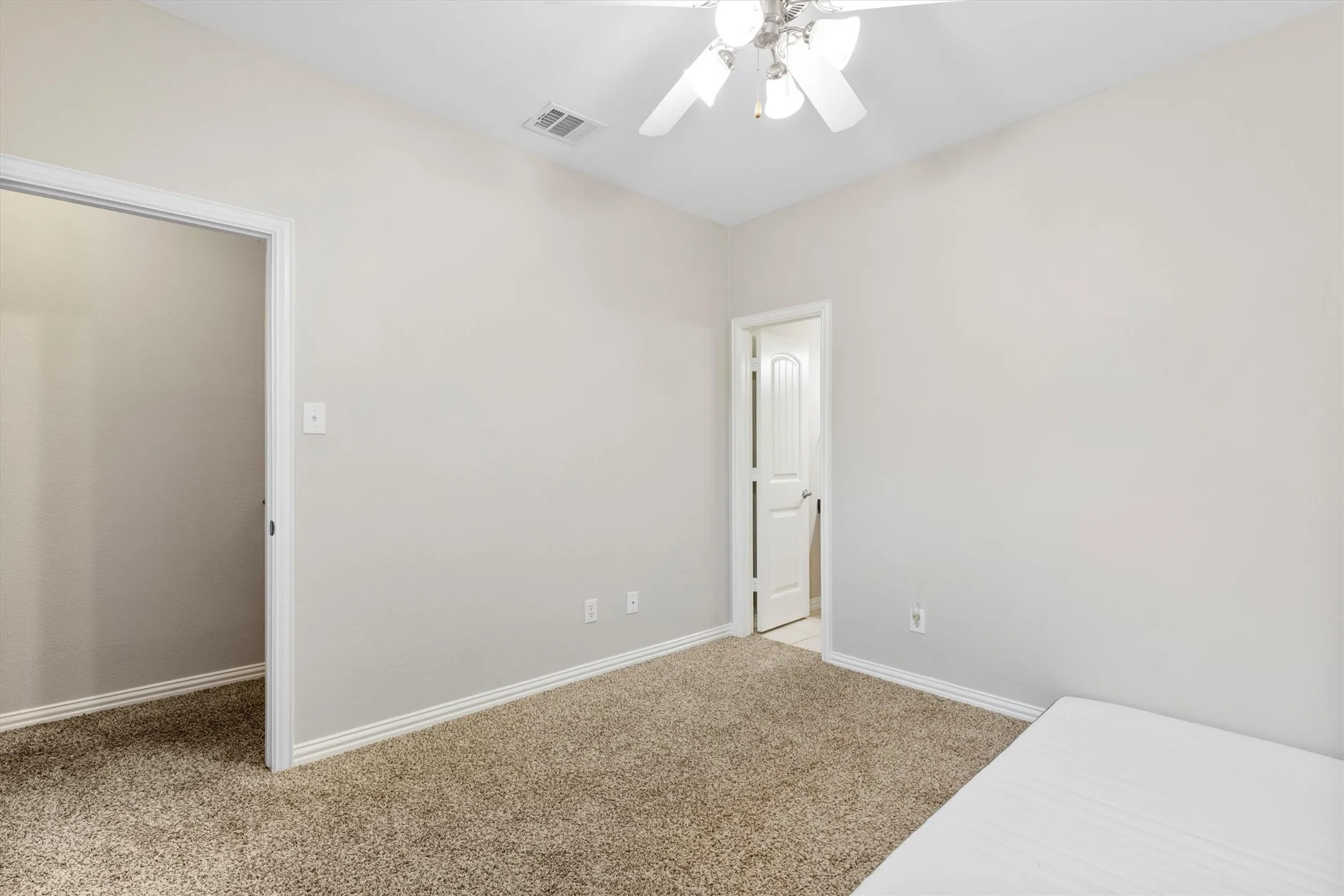 Townhouse For Sale in Collin County , 5504 Conch Train Road, Mc Kinney, Texas 75070, 2 Bedroom, 3 Bathroom, 2 Garage spaces, 1,688 Sqft, built in 2006, Price $339,999, mls#21294375, Real Estate Agent in Mc Kinney, Homes For Sale in Collin county, Homes For Sale in Mc Kinney, Realtor in Mc Kinney Texas, Real Estate Brokerage Independent Realty Texas, Luminita Cordes Realtor