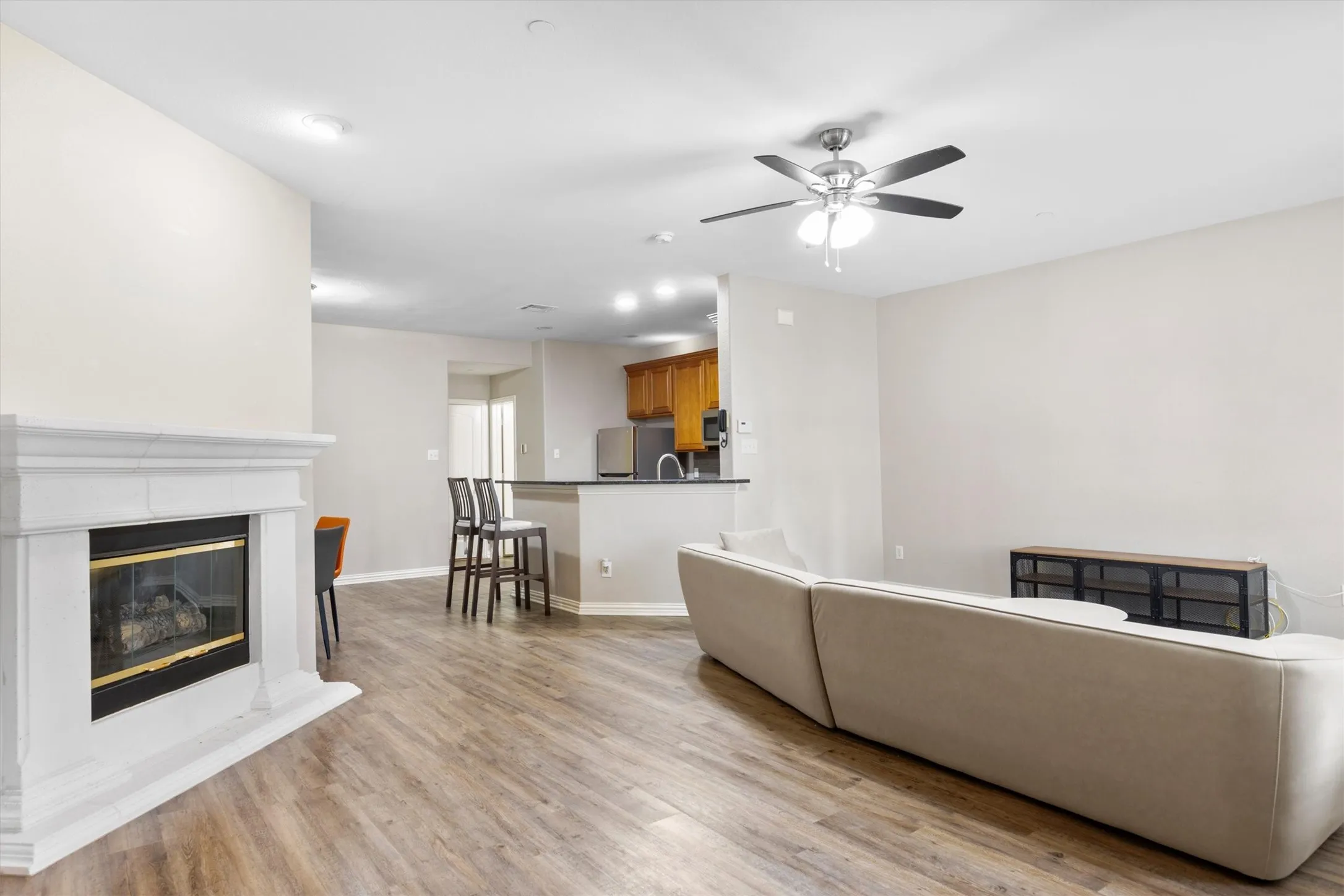 Townhouse For Sale in Collin County , 5504 Conch Train Road, Mc Kinney, Texas 75070, 2 Bedroom, 3 Bathroom, 2 Garage spaces, 1,688 Sqft, built in 2006, Price $339,999, mls#21294375, Real Estate Agent in Mc Kinney, Homes For Sale in Collin county, Homes For Sale in Mc Kinney, Realtor in Mc Kinney Texas, Real Estate Brokerage Independent Realty Texas, Luminita Cordes Realtor
