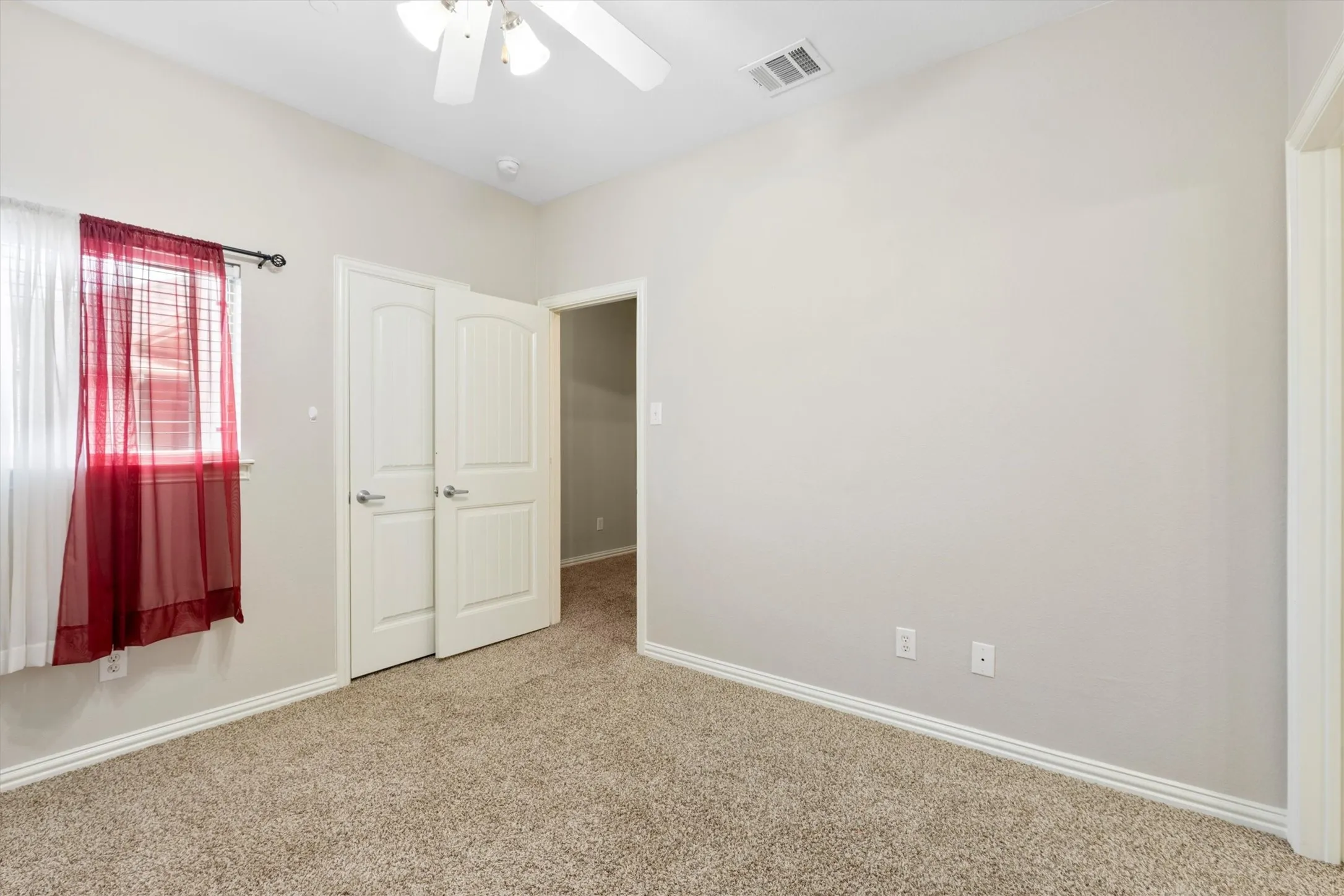 Townhouse For Sale in Collin County , 5504 Conch Train Road, Mc Kinney, Texas 75070, 2 Bedroom, 3 Bathroom, 2 Garage spaces, 1,688 Sqft, built in 2006, Price $339,999, mls#21294375, Real Estate Agent in Mc Kinney, Homes For Sale in Collin county, Homes For Sale in Mc Kinney, Realtor in Mc Kinney Texas, Real Estate Brokerage Independent Realty Texas, Luminita Cordes Realtor