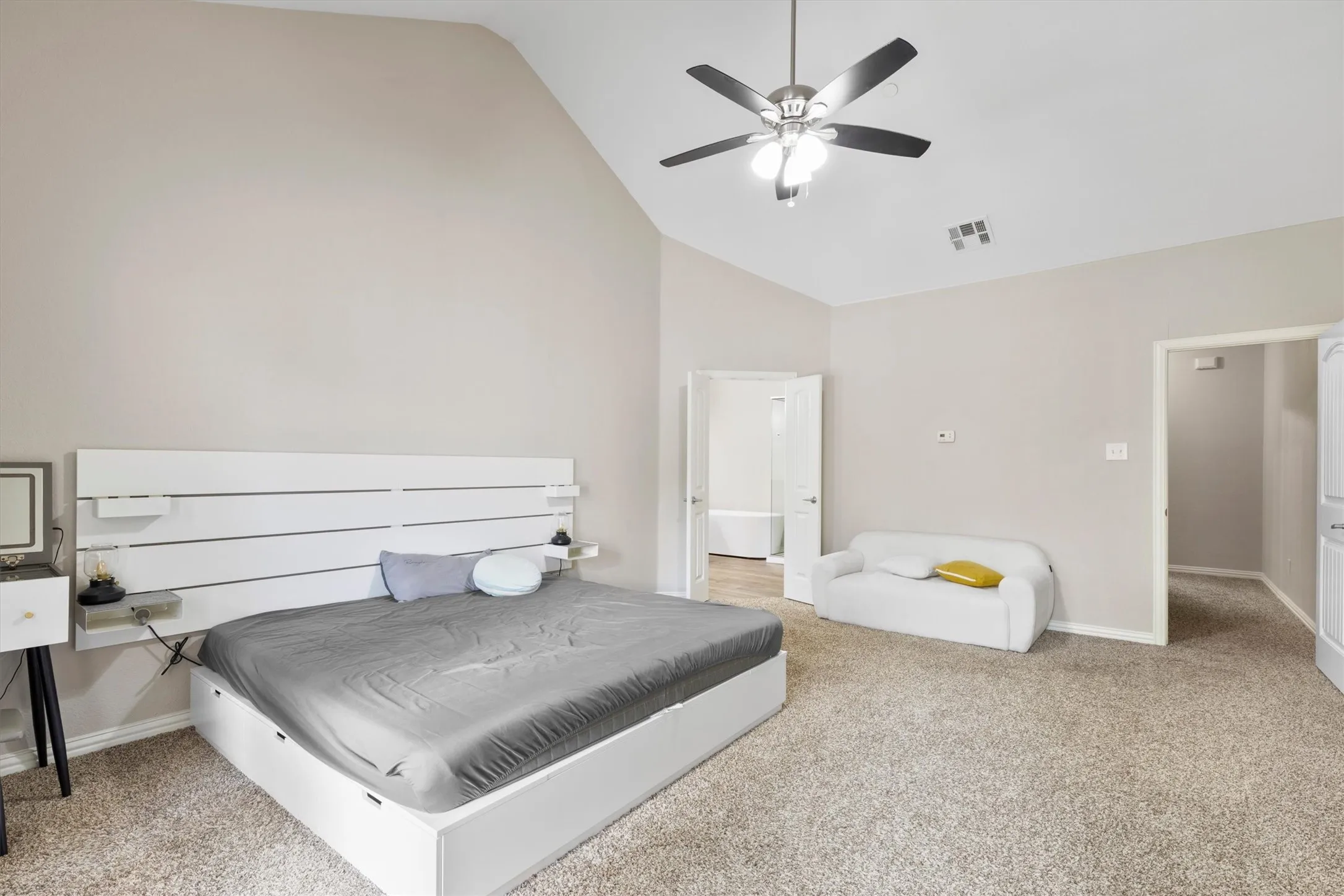 Townhouse For Sale in Collin County , 5504 Conch Train Road, Mc Kinney, Texas 75070, 2 Bedroom, 3 Bathroom, 2 Garage spaces, 1,688 Sqft, built in 2006, Price $339,999, mls#21294375, Real Estate Agent in Mc Kinney, Homes For Sale in Collin county, Homes For Sale in Mc Kinney, Realtor in Mc Kinney Texas, Real Estate Brokerage Independent Realty Texas, Luminita Cordes Realtor