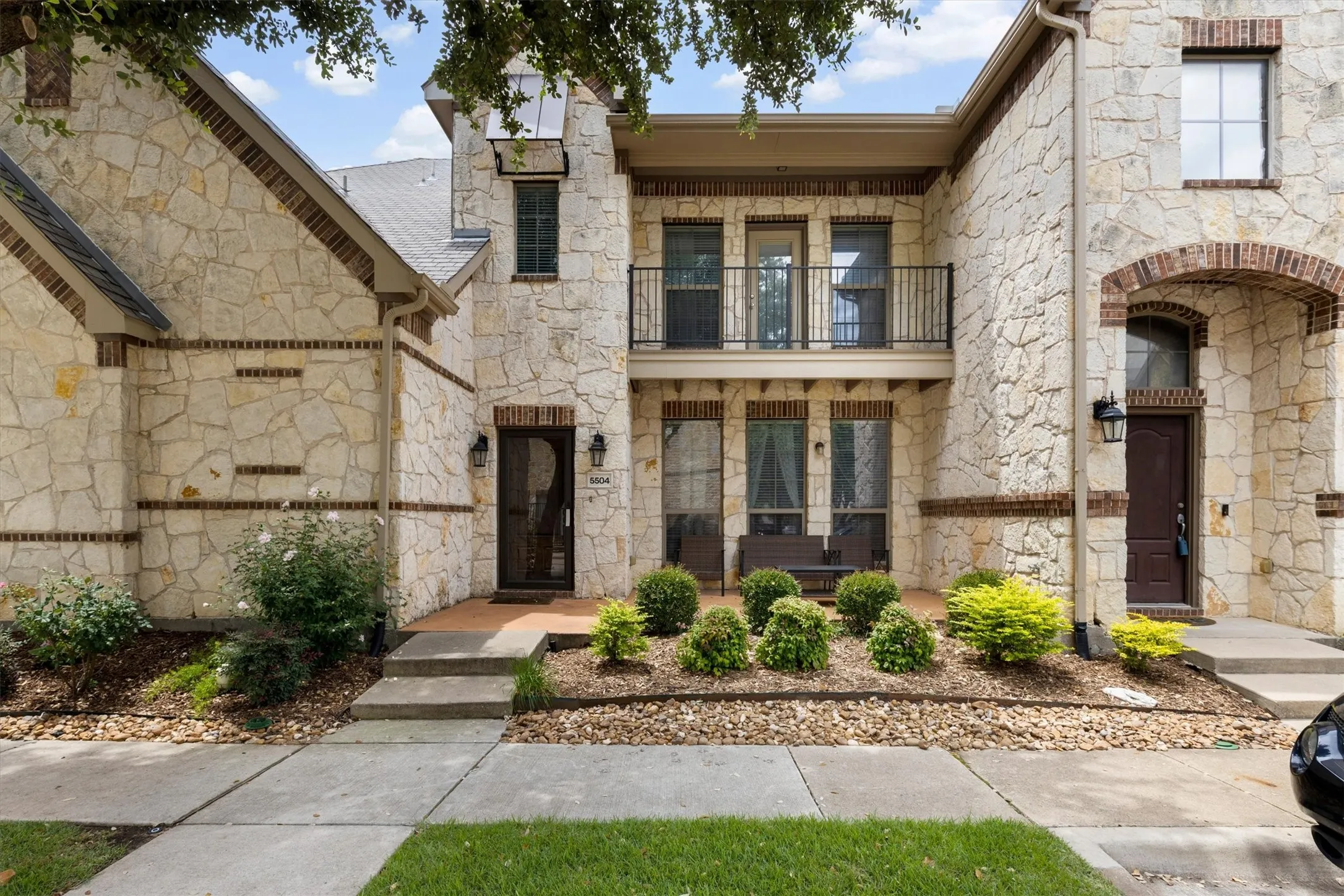 Townhouse For Sale in Collin County , 5504 Conch Train Road, Mc Kinney, Texas 75070, 2 Bedroom, 3 Bathroom, 2 Garage spaces, 1,688 Sqft, built in 2006, Price $339,999, mls#21294375, Real Estate Agent in Mc Kinney, Homes For Sale in Collin county, Homes For Sale in Mc Kinney, Realtor in Mc Kinney Texas, Real Estate Brokerage Independent Realty Texas, Luminita Cordes Realtor
