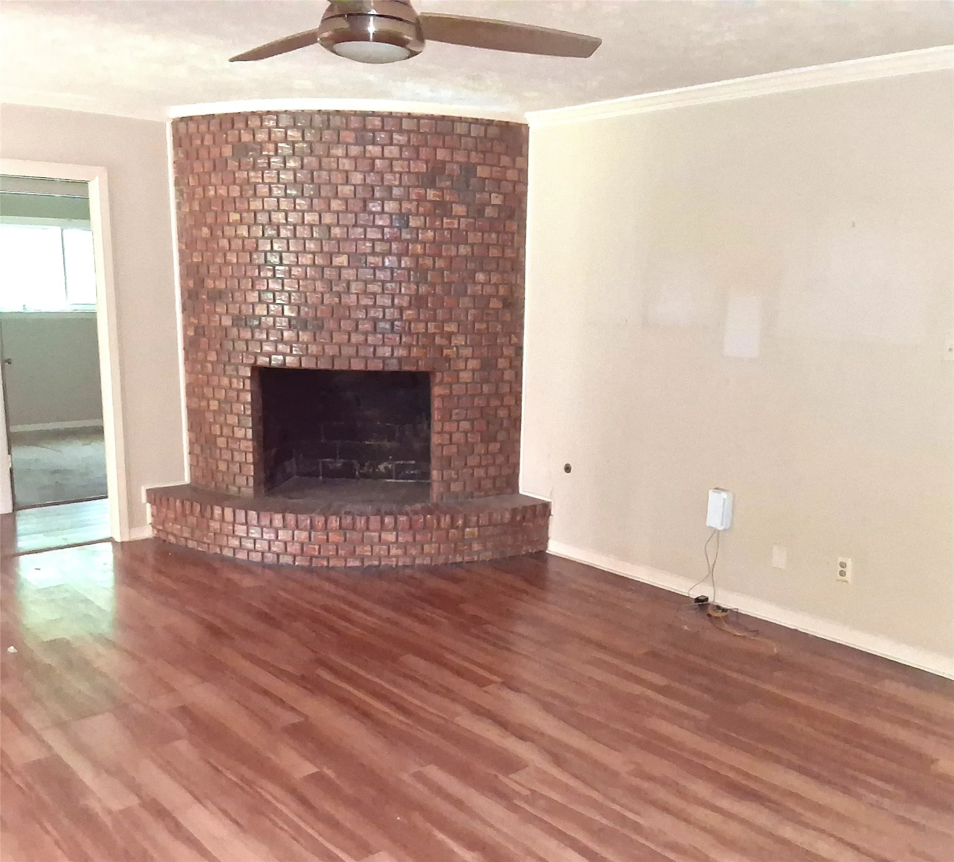 Single Family Residence For Sale in Bowie County , 901 Bluebird Lane, Wake Village, Texas 75501, 3 Bedroom, 2 Bathroom, 2 Garage spaces, 1,974 Sqft, built in 1960, mls#21293562, Real Estate Agent in Wake Village, Homes For Sale in Bowie county, Homes For Sale in Wake Village, Realtor in Wake Village Texas, Real Estate Brokerage Independent Realty Texas, Luminita Cordes Realtor
