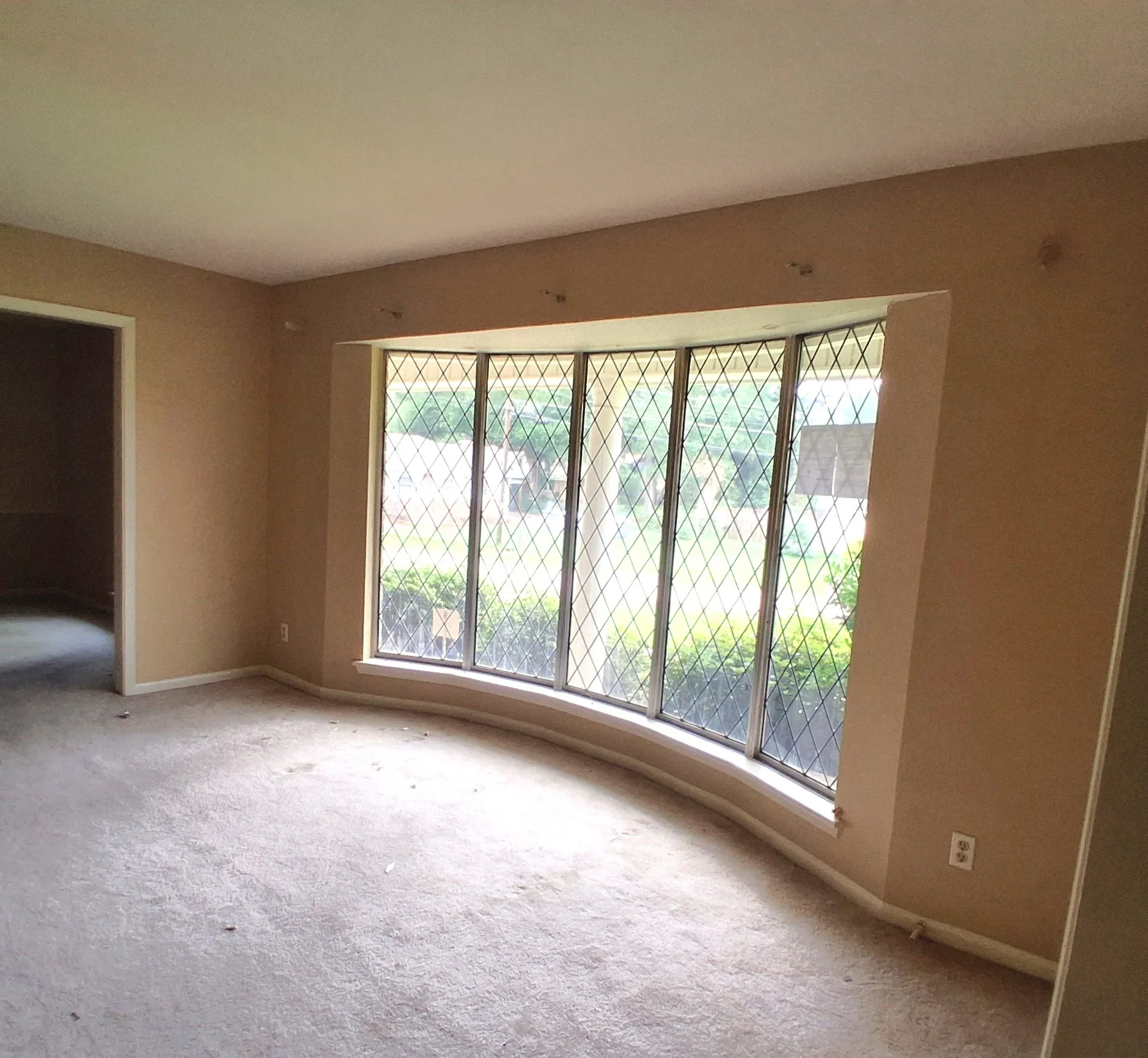 Single Family Residence For Sale in Bowie County , 901 Bluebird Lane, Wake Village, Texas 75501, 3 Bedroom, 2 Bathroom, 2 Garage spaces, 1,974 Sqft, built in 1960, mls#21293562, Real Estate Agent in Wake Village, Homes For Sale in Bowie county, Homes For Sale in Wake Village, Realtor in Wake Village Texas, Real Estate Brokerage Independent Realty Texas, Luminita Cordes Realtor