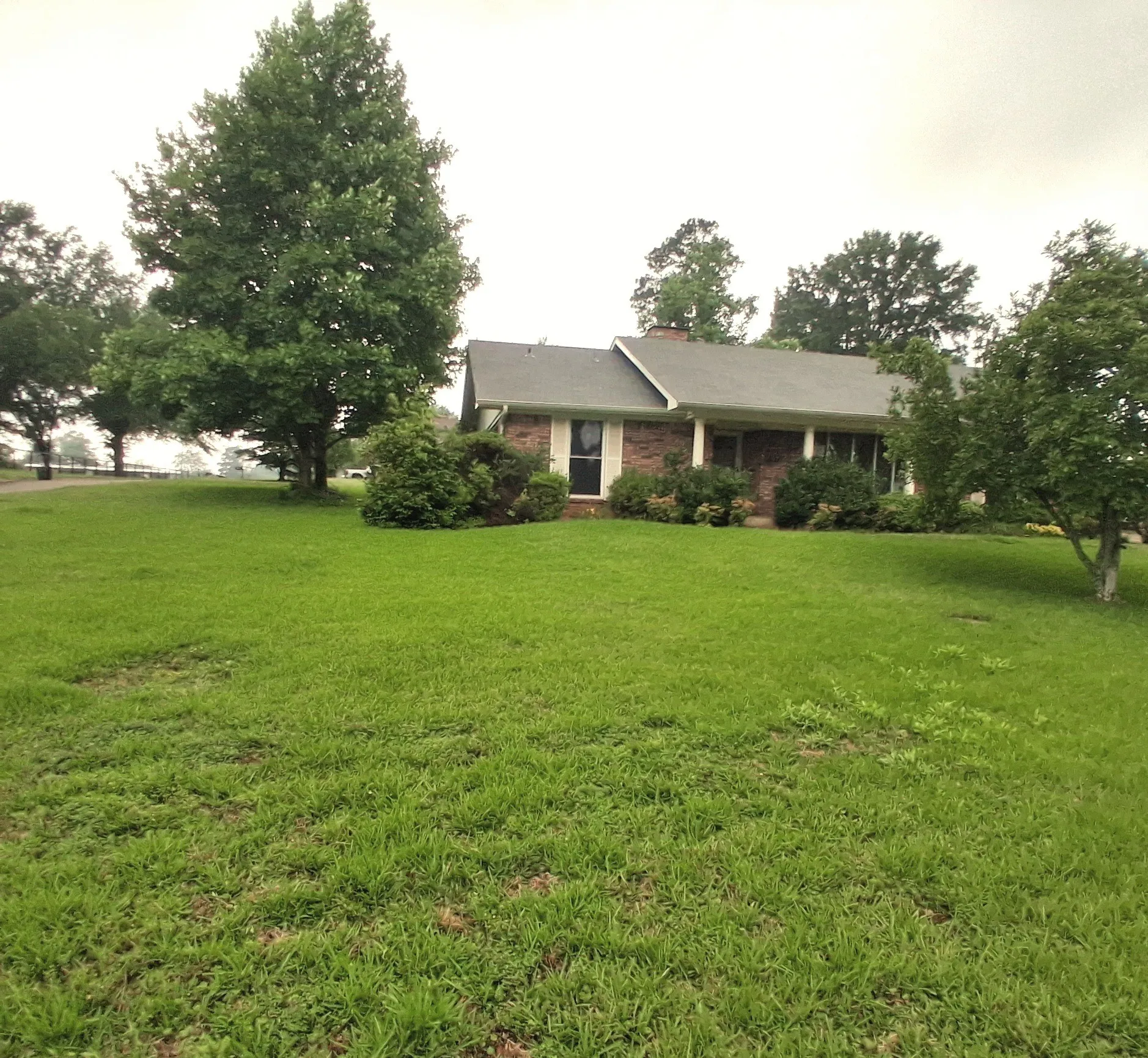Single Family Residence For Sale in Bowie County , 901 Bluebird Lane, Wake Village, Texas 75501, 3 Bedroom, 2 Bathroom, 2 Garage spaces, 1,974 Sqft, built in 1960, mls#21293562, Real Estate Agent in Wake Village, Homes For Sale in Bowie county, Homes For Sale in Wake Village, Realtor in Wake Village Texas, Real Estate Brokerage Independent Realty Texas, Luminita Cordes Realtor