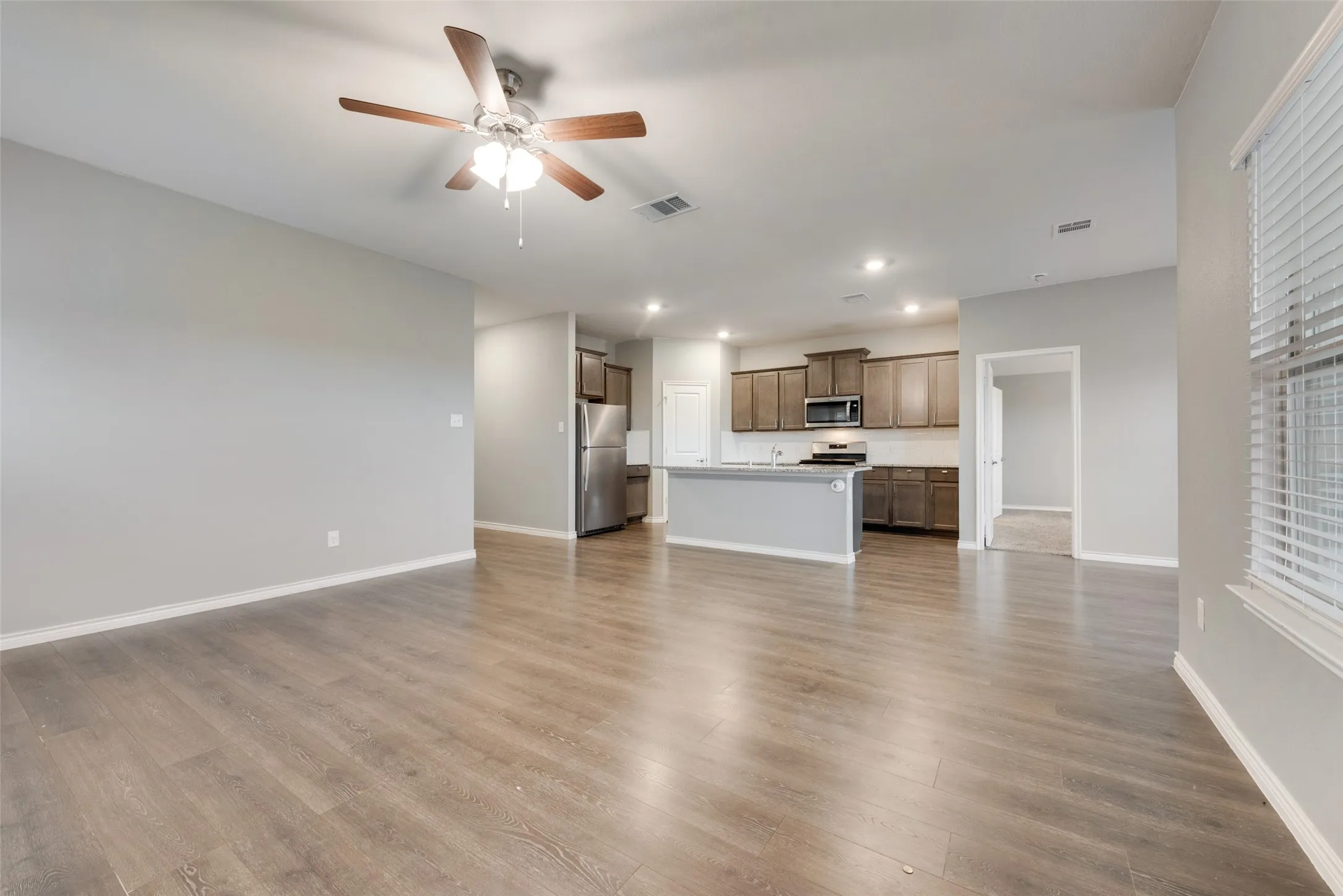 Single Family Residence For Rent in Collin County , 1501 Hidden Bluff Crossing, Princeton, Texas 75407, 4 Bedroom, 2 Bathroom, 2 Garage spaces, 1,794 Sqft, built in 2022, mls#21292960, Real Estate Agent in Princeton, Homes For Rent in Collin county, Homes For Rent in Princeton, Realtor in Princeton Texas, Real Estate Brokerage Independent Realty Texas, Luminita Cordes Realtor