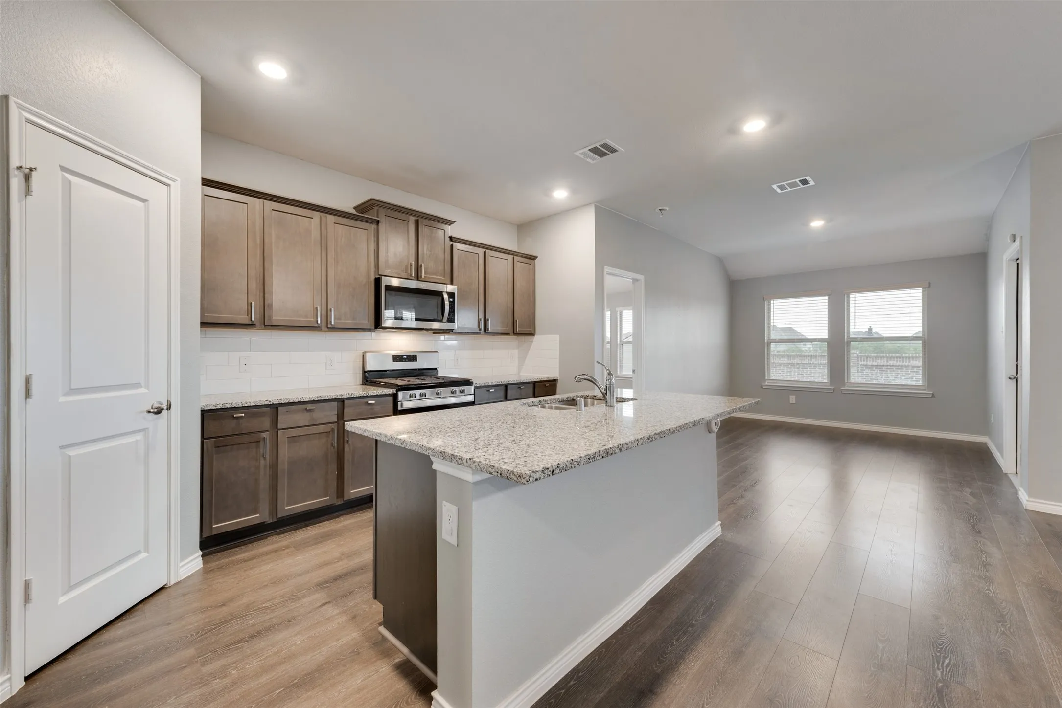 Single Family Residence For Rent in Collin County , 1501 Hidden Bluff Crossing, Princeton, Texas 75407, 4 Bedroom, 2 Bathroom, 2 Garage spaces, 1,794 Sqft, built in 2022, mls#21292960, Real Estate Agent in Princeton, Homes For Rent in Collin county, Homes For Rent in Princeton, Realtor in Princeton Texas, Real Estate Brokerage Independent Realty Texas, Luminita Cordes Realtor