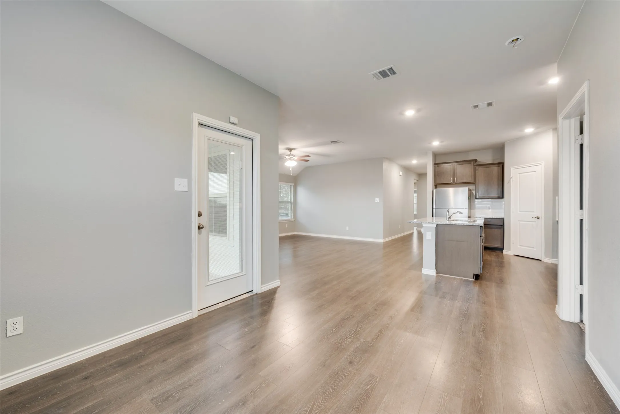 Single Family Residence For Rent in Collin County , 1501 Hidden Bluff Crossing, Princeton, Texas 75407, 4 Bedroom, 2 Bathroom, 2 Garage spaces, 1,794 Sqft, built in 2022, mls#21292960, Real Estate Agent in Princeton, Homes For Rent in Collin county, Homes For Rent in Princeton, Realtor in Princeton Texas, Real Estate Brokerage Independent Realty Texas, Luminita Cordes Realtor