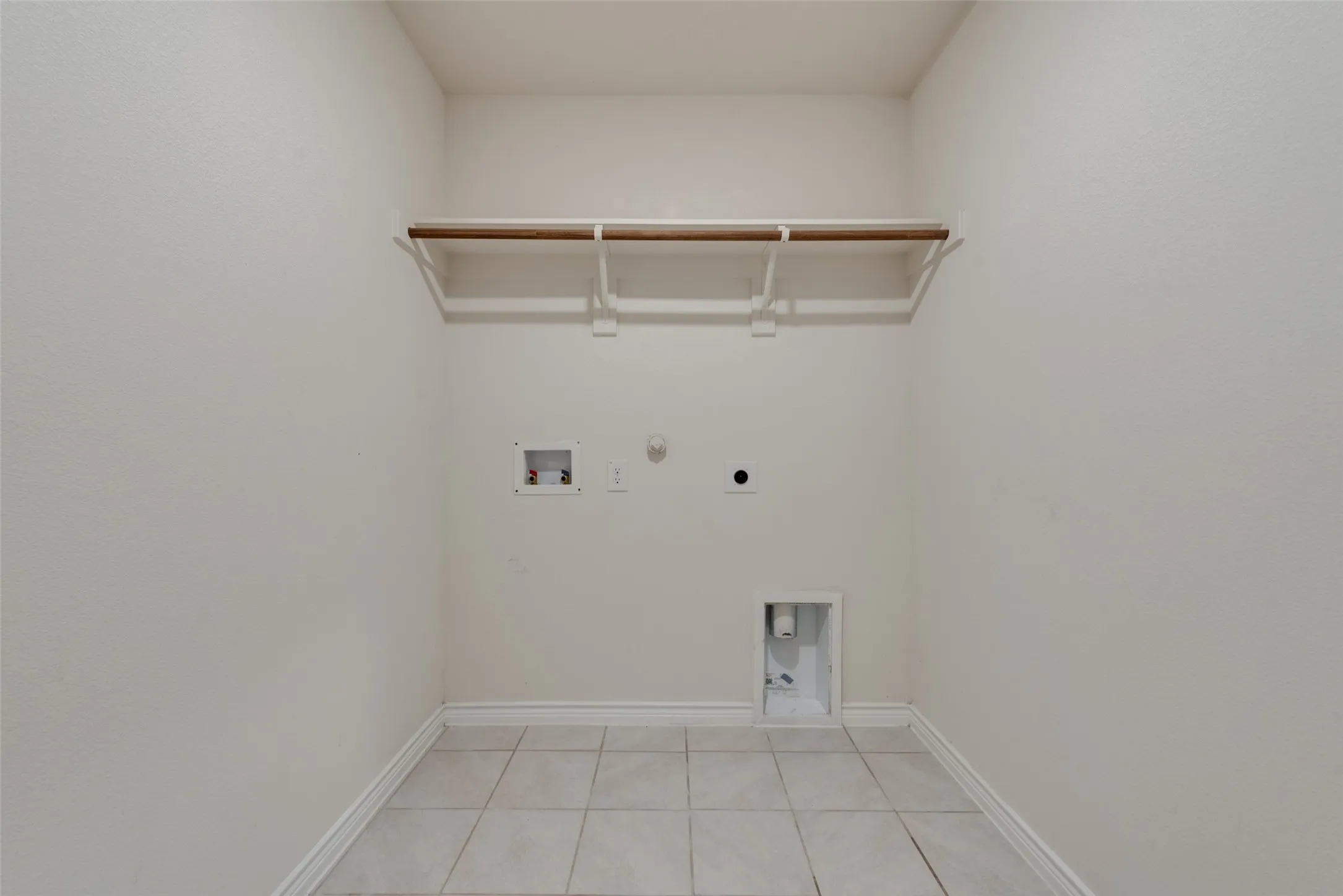 Single Family Residence For Rent in Collin County , 1501 Hidden Bluff Crossing, Princeton, Texas 75407, 4 Bedroom, 2 Bathroom, 2 Garage spaces, 1,794 Sqft, built in 2022, mls#21292960, Real Estate Agent in Princeton, Homes For Rent in Collin county, Homes For Rent in Princeton, Realtor in Princeton Texas, Real Estate Brokerage Independent Realty Texas, Luminita Cordes Realtor