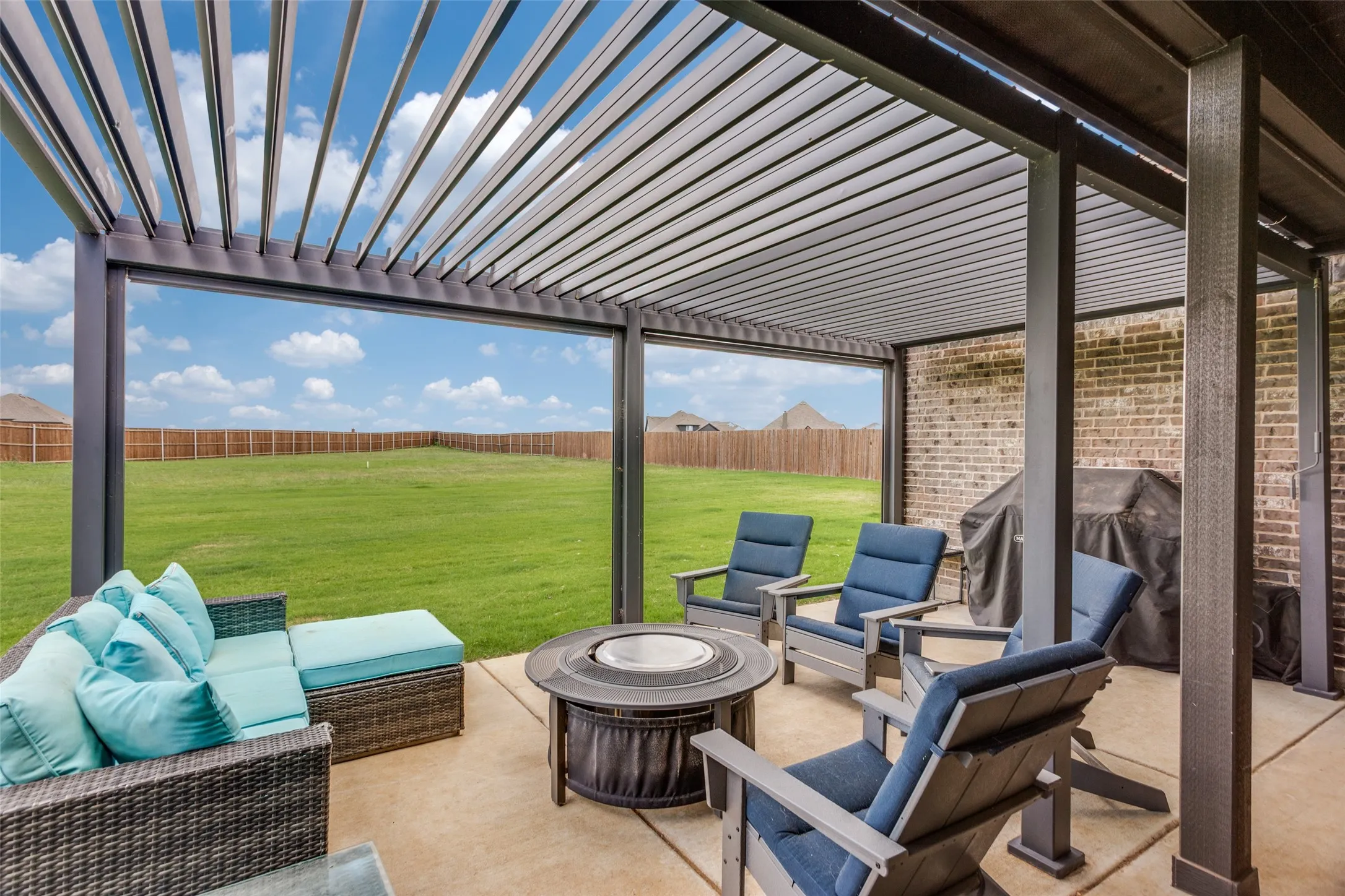 Single Family Residence For Sale in Johnson County , 12701 Whispering Wind Drive, Godley, Texas 76044, 4 Bedroom, 3 Bathroom, 2 Garage spaces, 2,873 Sqft, built in 2023, mls#21293842, Real Estate Agent in Godley, Homes For Sale in Johnson county, Homes For Sale in Godley, Realtor in Godley Texas, Real Estate Brokerage Independent Realty Texas, Luminita Cordes Realtor