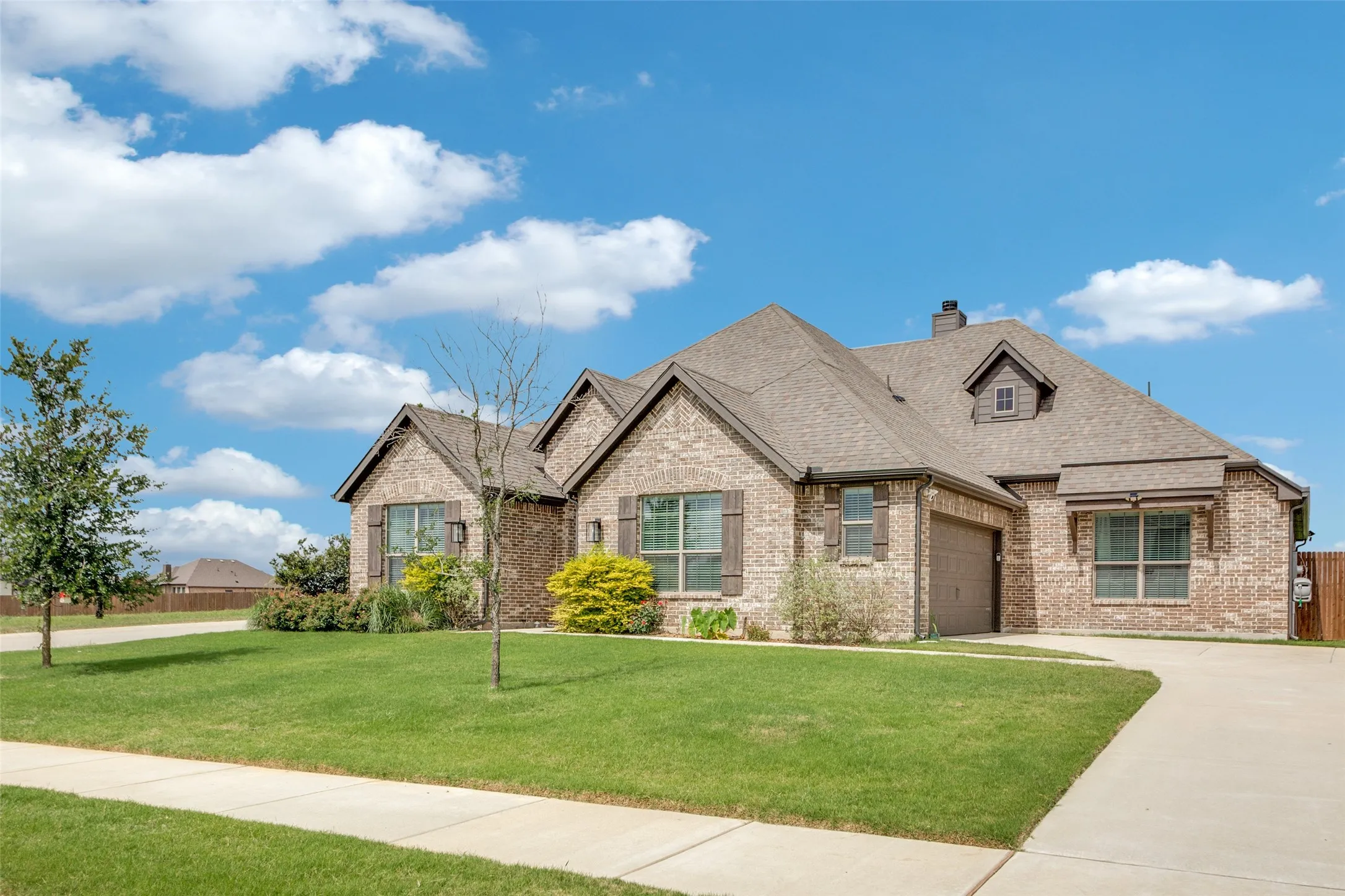 Single Family Residence For Sale in Johnson County , 12701 Whispering Wind Drive, Godley, Texas 76044, 4 Bedroom, 3 Bathroom, 2 Garage spaces, 2,873 Sqft, built in 2023, mls#21293842, Real Estate Agent in Godley, Homes For Sale in Johnson county, Homes For Sale in Godley, Realtor in Godley Texas, Real Estate Brokerage Independent Realty Texas, Luminita Cordes Realtor
