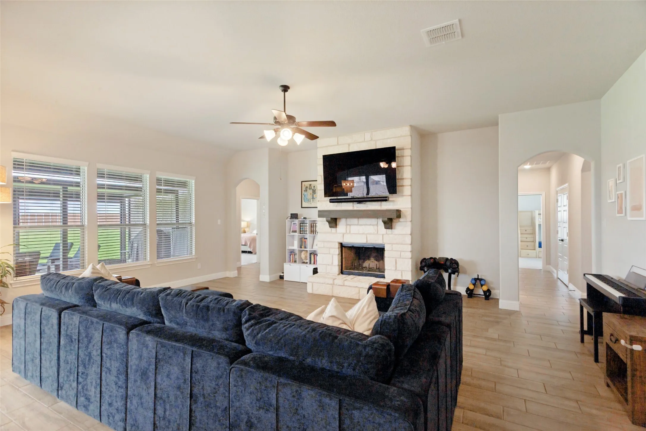 Single Family Residence For Sale in Johnson County , 12701 Whispering Wind Drive, Godley, Texas 76044, 4 Bedroom, 3 Bathroom, 2 Garage spaces, 2,873 Sqft, built in 2023, mls#21293842, Real Estate Agent in Godley, Homes For Sale in Johnson county, Homes For Sale in Godley, Realtor in Godley Texas, Real Estate Brokerage Independent Realty Texas, Luminita Cordes Realtor