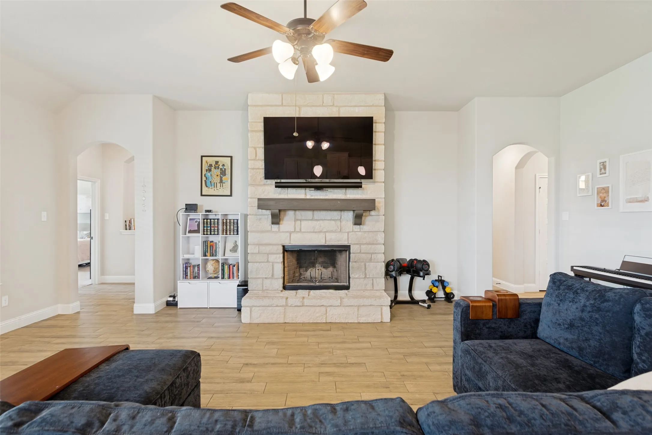 Single Family Residence For Sale in Johnson County , 12701 Whispering Wind Drive, Godley, Texas 76044, 4 Bedroom, 3 Bathroom, 2 Garage spaces, 2,873 Sqft, built in 2023, mls#21293842, Real Estate Agent in Godley, Homes For Sale in Johnson county, Homes For Sale in Godley, Realtor in Godley Texas, Real Estate Brokerage Independent Realty Texas, Luminita Cordes Realtor