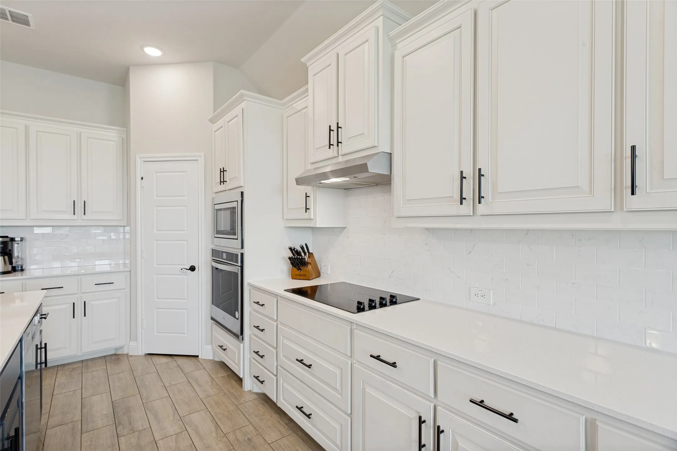 Single Family Residence For Sale in Johnson County , 12701 Whispering Wind Drive, Godley, Texas 76044, 4 Bedroom, 3 Bathroom, 2 Garage spaces, 2,873 Sqft, built in 2023, mls#21293842, Real Estate Agent in Godley, Homes For Sale in Johnson county, Homes For Sale in Godley, Realtor in Godley Texas, Real Estate Brokerage Independent Realty Texas, Luminita Cordes Realtor