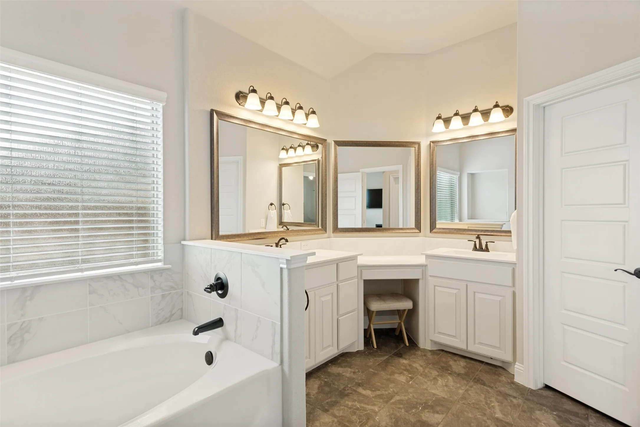 Single Family Residence For Sale in Johnson County , 12701 Whispering Wind Drive, Godley, Texas 76044, 4 Bedroom, 3 Bathroom, 2 Garage spaces, 2,873 Sqft, built in 2023, mls#21293842, Real Estate Agent in Godley, Homes For Sale in Johnson county, Homes For Sale in Godley, Realtor in Godley Texas, Real Estate Brokerage Independent Realty Texas, Luminita Cordes Realtor