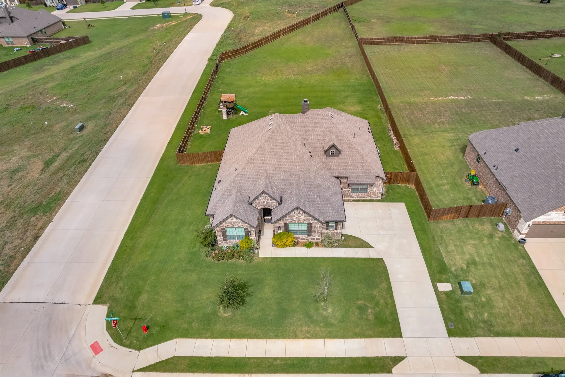 Single Family Residence For Sale in Johnson County , 12701 Whispering Wind Drive, Godley, Texas 76044, 4 Bedroom, 3 Bathroom, 2 Garage spaces, 2,873 Sqft, built in 2023, mls#21293842, Real Estate Agent in Godley, Homes For Sale in Johnson county, Homes For Sale in Godley, Realtor in Godley Texas, Real Estate Brokerage Independent Realty Texas, Luminita Cordes Realtor