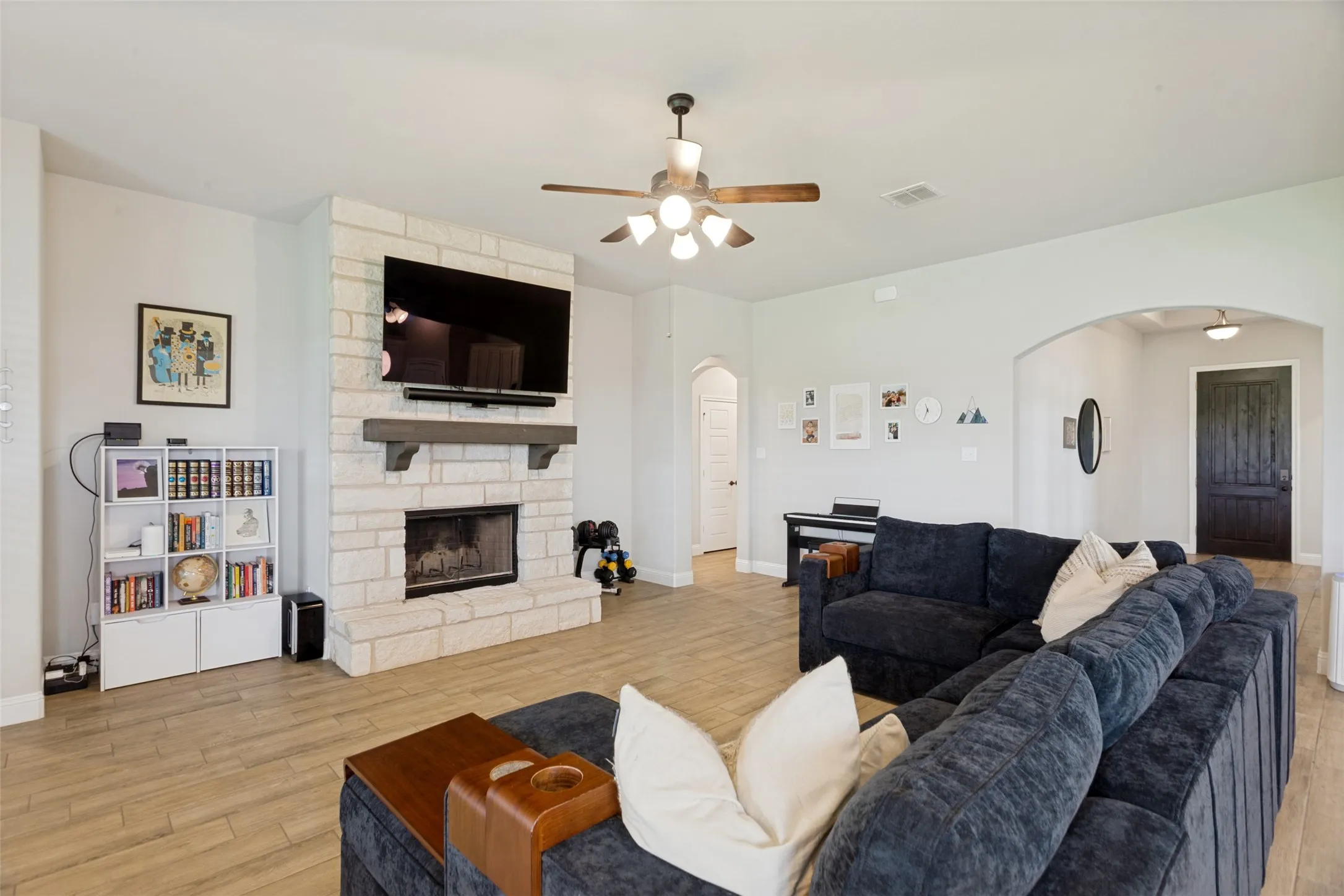 Single Family Residence For Sale in Johnson County , 12701 Whispering Wind Drive, Godley, Texas 76044, 4 Bedroom, 3 Bathroom, 2 Garage spaces, 2,873 Sqft, built in 2023, mls#21293842, Real Estate Agent in Godley, Homes For Sale in Johnson county, Homes For Sale in Godley, Realtor in Godley Texas, Real Estate Brokerage Independent Realty Texas, Luminita Cordes Realtor