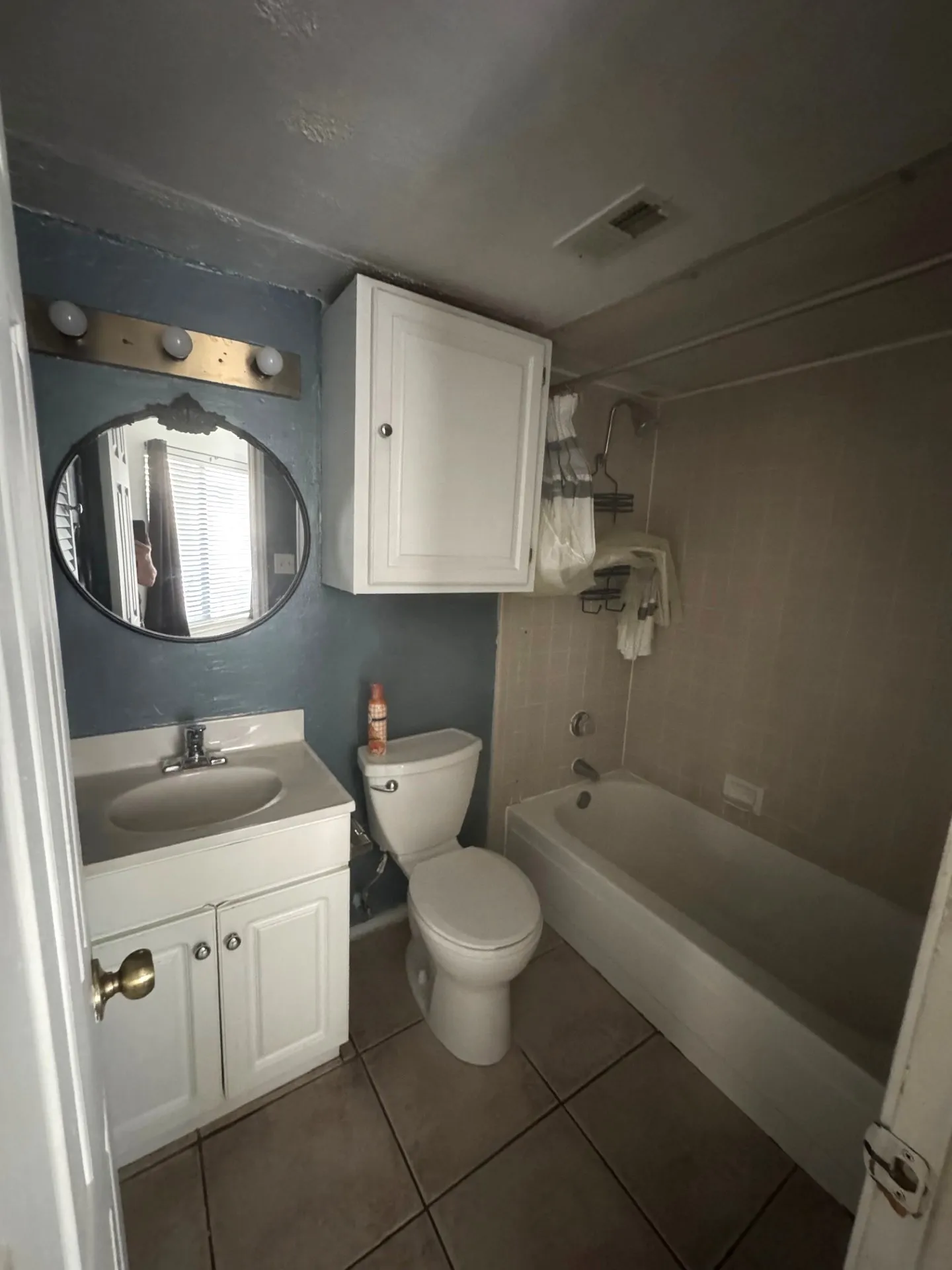 Condominium For Rent in Tarrant County , 2311 Balsam Drive H303, Arlington, Texas 76006, 1 Bedroom, 1 Bathroom, Garage spaces, 486 Sqft, built in 1981, Price $875, mls#21294377, Real Estate Agent in Arlington, Homes For Rent in Tarrant county, Homes For Rent in Arlington, Realtor in Arlington Texas, Real Estate Brokerage Independent Realty Texas, Luminita Cordes Realtor