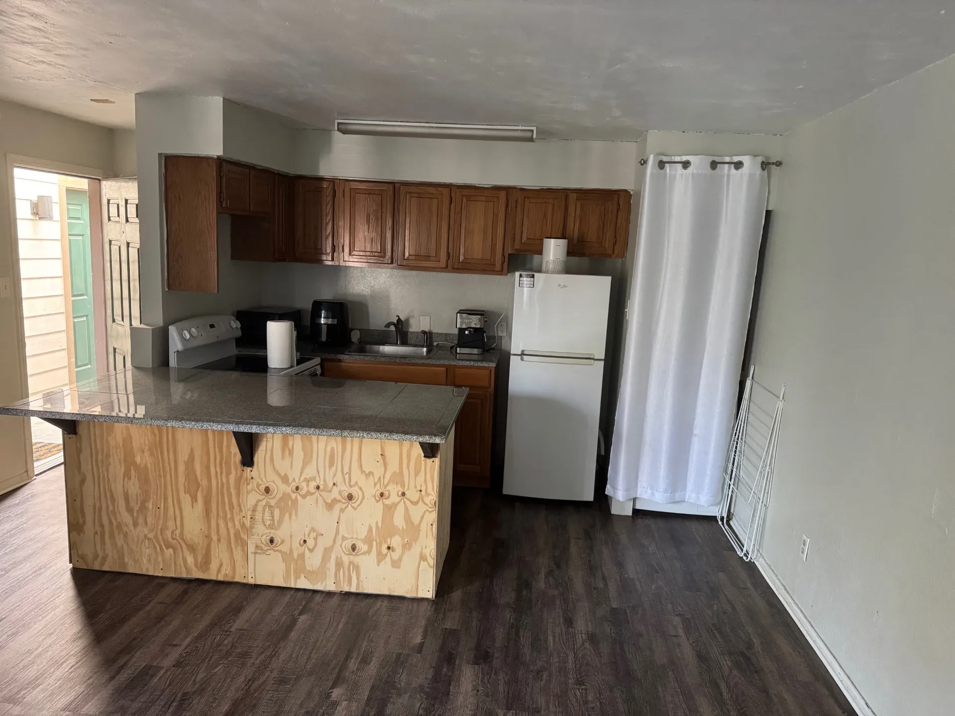 Condominium For Rent in Tarrant County , 2311 Balsam Drive H303, Arlington, Texas 76006, 1 Bedroom, 1 Bathroom, Garage spaces, 486 Sqft, built in 1981, Price $875, mls#21294377, Real Estate Agent in Arlington, Homes For Rent in Tarrant county, Homes For Rent in Arlington, Realtor in Arlington Texas, Real Estate Brokerage Independent Realty Texas, Luminita Cordes Realtor