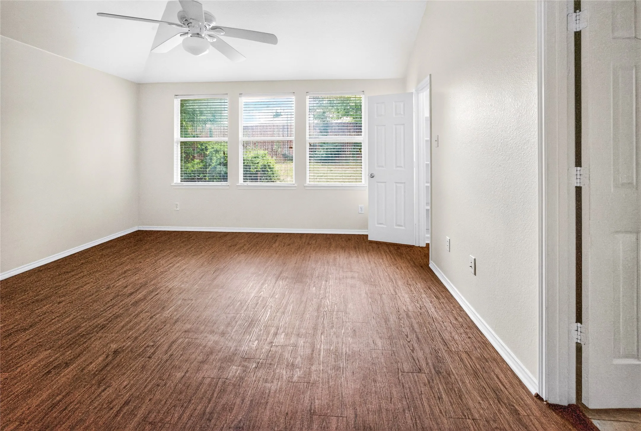 Single Family Residence For Sale in Collin County , 2110 Athabasca Falls Drive, Anna, Texas 75409, 3 Bedrooms, 2 Bathrooms, 2 Garage spaces, 1,787 Sqft, built in 2005, Price $290,000, mls#21293858, Real Estate Agent in Anna, Homes For Sale in Collin county, Homes For Sale in Anna, Realtor in Anna Texas, Real Estate Brokerage Independent Realty Texas, Luminita Cordes Realtor