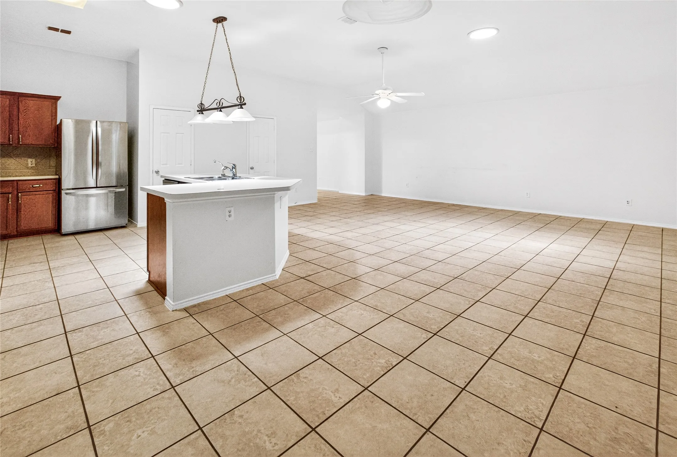 Single Family Residence For Sale in Collin County , 2110 Athabasca Falls Drive, Anna, Texas 75409, 3 Bedrooms, 2 Bathrooms, 2 Garage spaces, 1,787 Sqft, built in 2005, Price $290,000, mls#21293858, Real Estate Agent in Anna, Homes For Sale in Collin county, Homes For Sale in Anna, Realtor in Anna Texas, Real Estate Brokerage Independent Realty Texas, Luminita Cordes Realtor