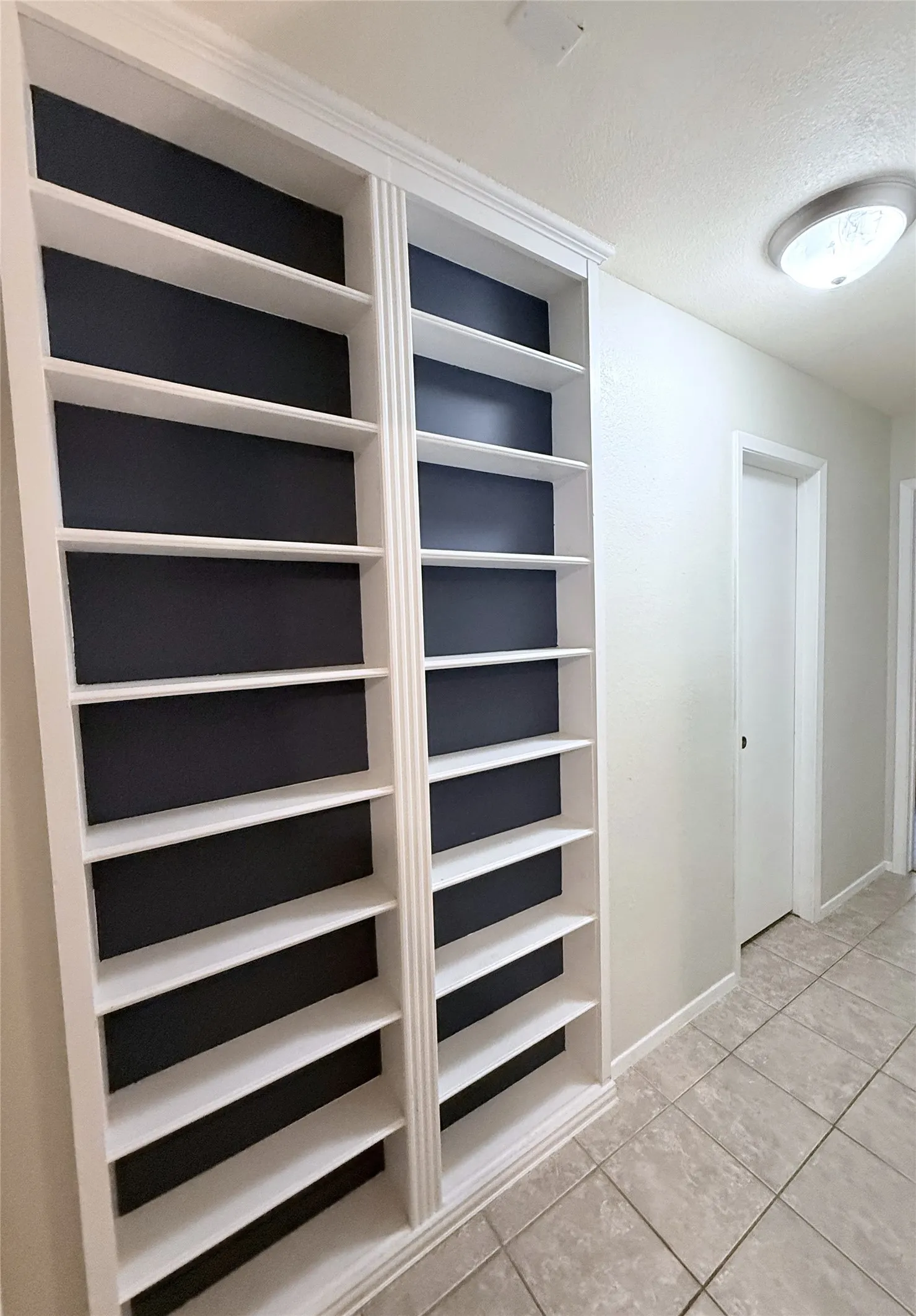 Single Family Residence For Sale in Tarrant County , 6425 Old Mill Circle, Watauga, Texas 76148, 3 Bedroom, 2 Bathroom, Garage spaces, 1,718 Sqft, built in 1982, mls#21294270, Real Estate Agent in Watauga, Homes For Sale in Tarrant county, Homes For Sale in Watauga, Realtor in Watauga Texas, Real Estate Brokerage Independent Realty Texas, Luminita Cordes Realtor