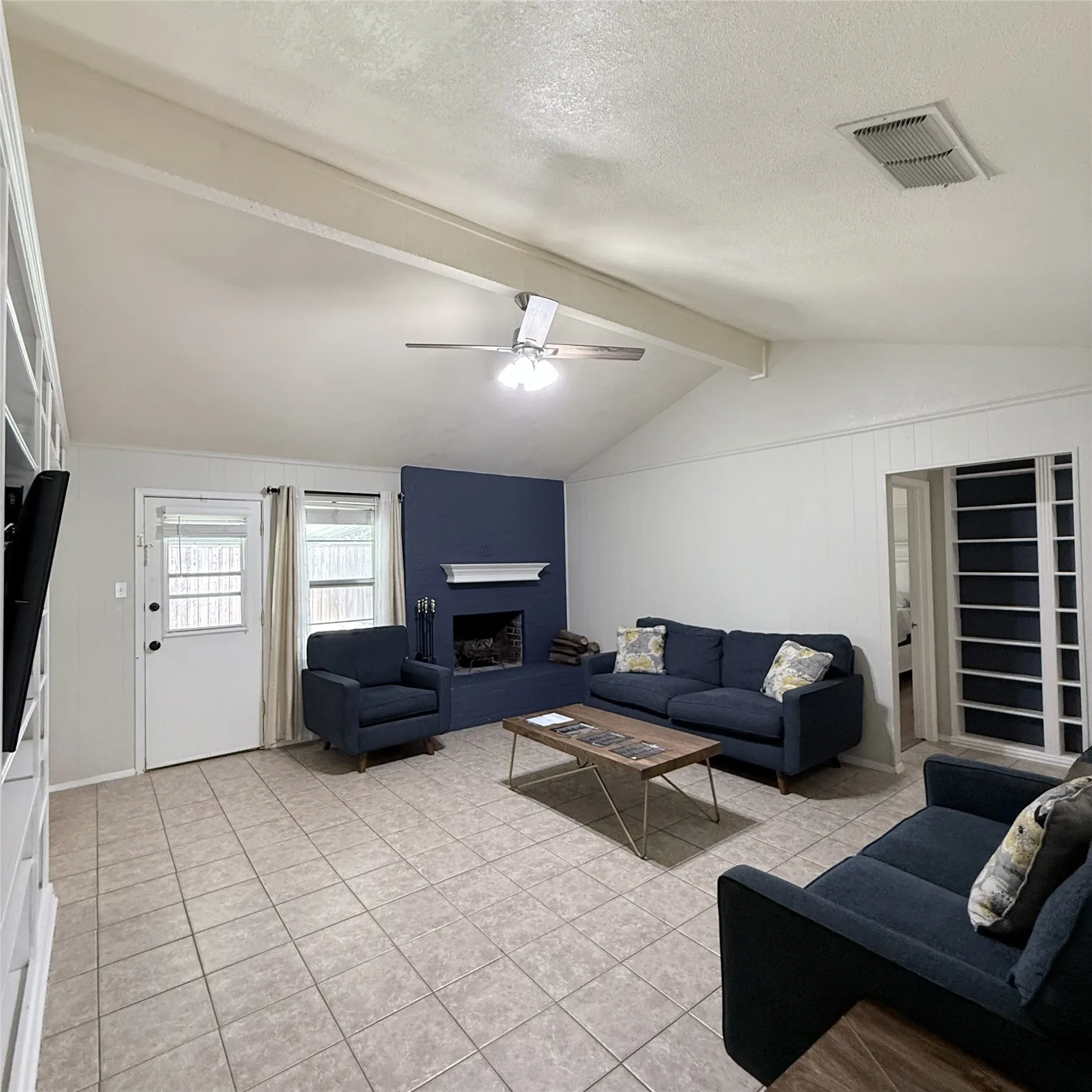 Single Family Residence For Sale in Tarrant County , 6425 Old Mill Circle, Watauga, Texas 76148, 3 Bedroom, 2 Bathroom, Garage spaces, 1,718 Sqft, built in 1982, mls#21294270, Real Estate Agent in Watauga, Homes For Sale in Tarrant county, Homes For Sale in Watauga, Realtor in Watauga Texas, Real Estate Brokerage Independent Realty Texas, Luminita Cordes Realtor