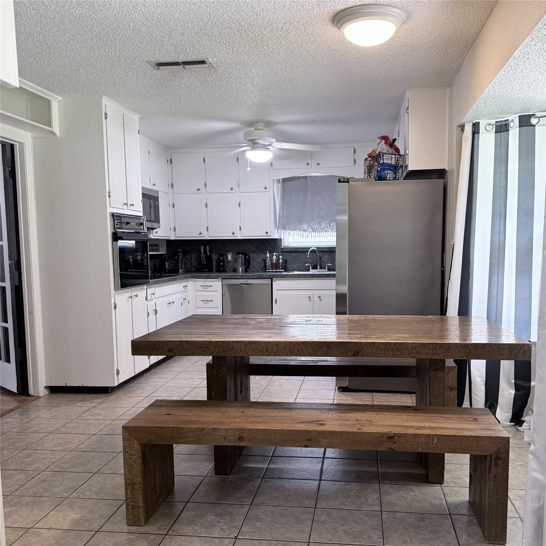 Single Family Residence For Sale in Tarrant County , 6425 Old Mill Circle, Watauga, Texas 76148, 3 Bedroom, 2 Bathroom, Garage spaces, 1,718 Sqft, built in 1982, mls#21294270, Real Estate Agent in Watauga, Homes For Sale in Tarrant county, Homes For Sale in Watauga, Realtor in Watauga Texas, Real Estate Brokerage Independent Realty Texas, Luminita Cordes Realtor