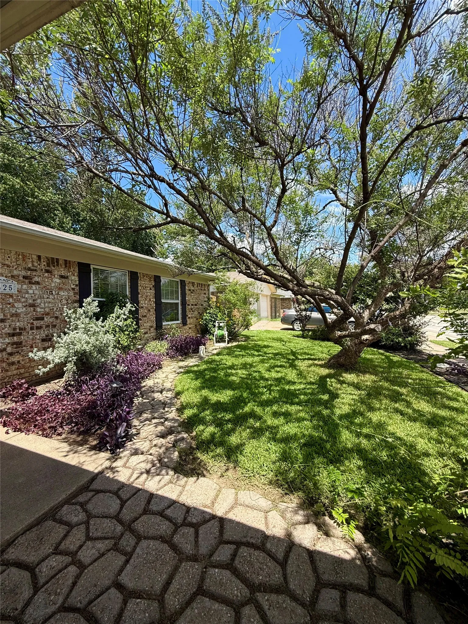 Single Family Residence For Sale in Tarrant County , 6425 Old Mill Circle, Watauga, Texas 76148, 3 Bedroom, 2 Bathroom, Garage spaces, 1,718 Sqft, built in 1982, mls#21294270, Real Estate Agent in Watauga, Homes For Sale in Tarrant county, Homes For Sale in Watauga, Realtor in Watauga Texas, Real Estate Brokerage Independent Realty Texas, Luminita Cordes Realtor