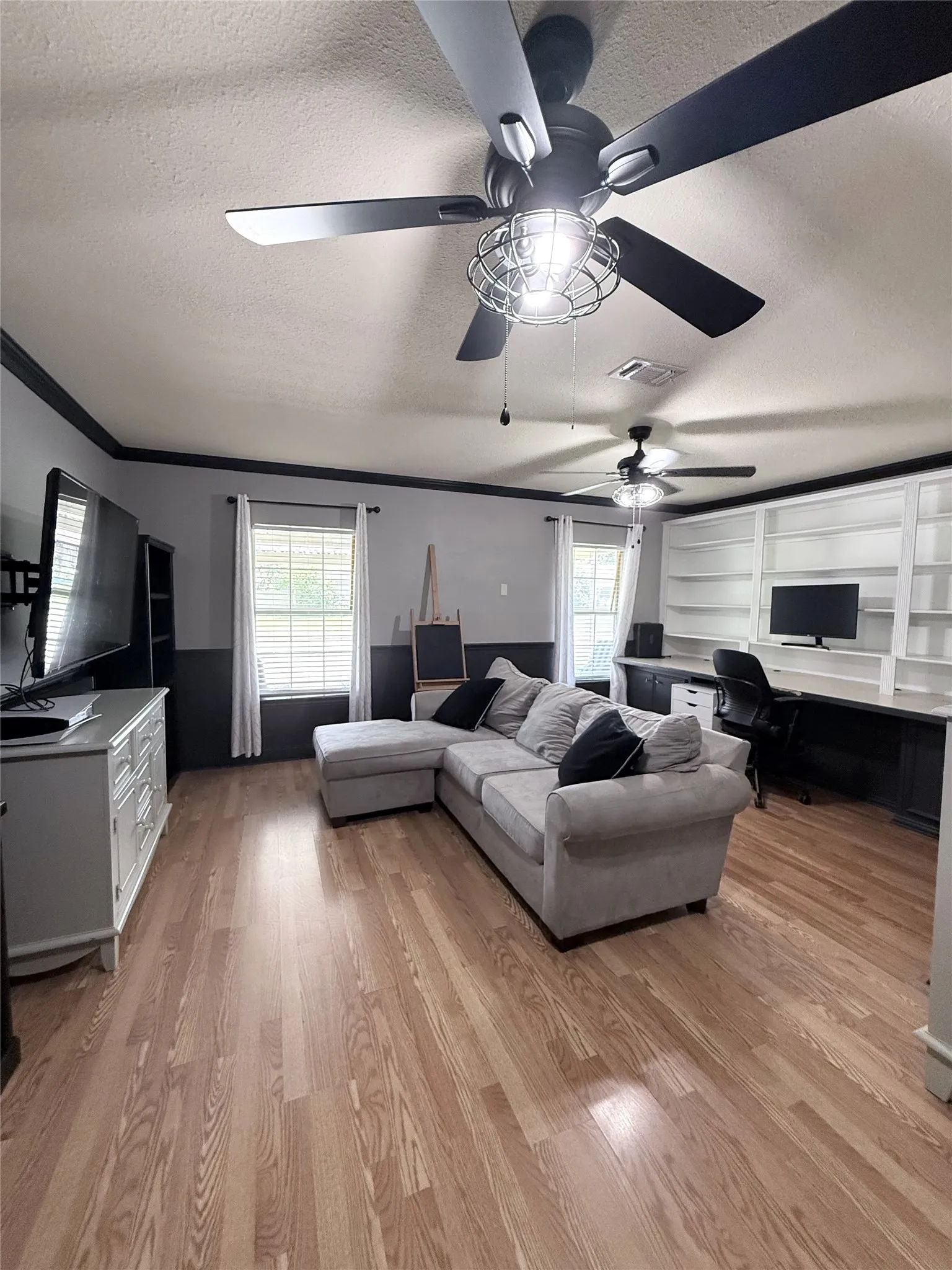 Single Family Residence For Sale in Tarrant County , 6425 Old Mill Circle, Watauga, Texas 76148, 3 Bedroom, 2 Bathroom, Garage spaces, 1,718 Sqft, built in 1982, mls#21294270, Real Estate Agent in Watauga, Homes For Sale in Tarrant county, Homes For Sale in Watauga, Realtor in Watauga Texas, Real Estate Brokerage Independent Realty Texas, Luminita Cordes Realtor