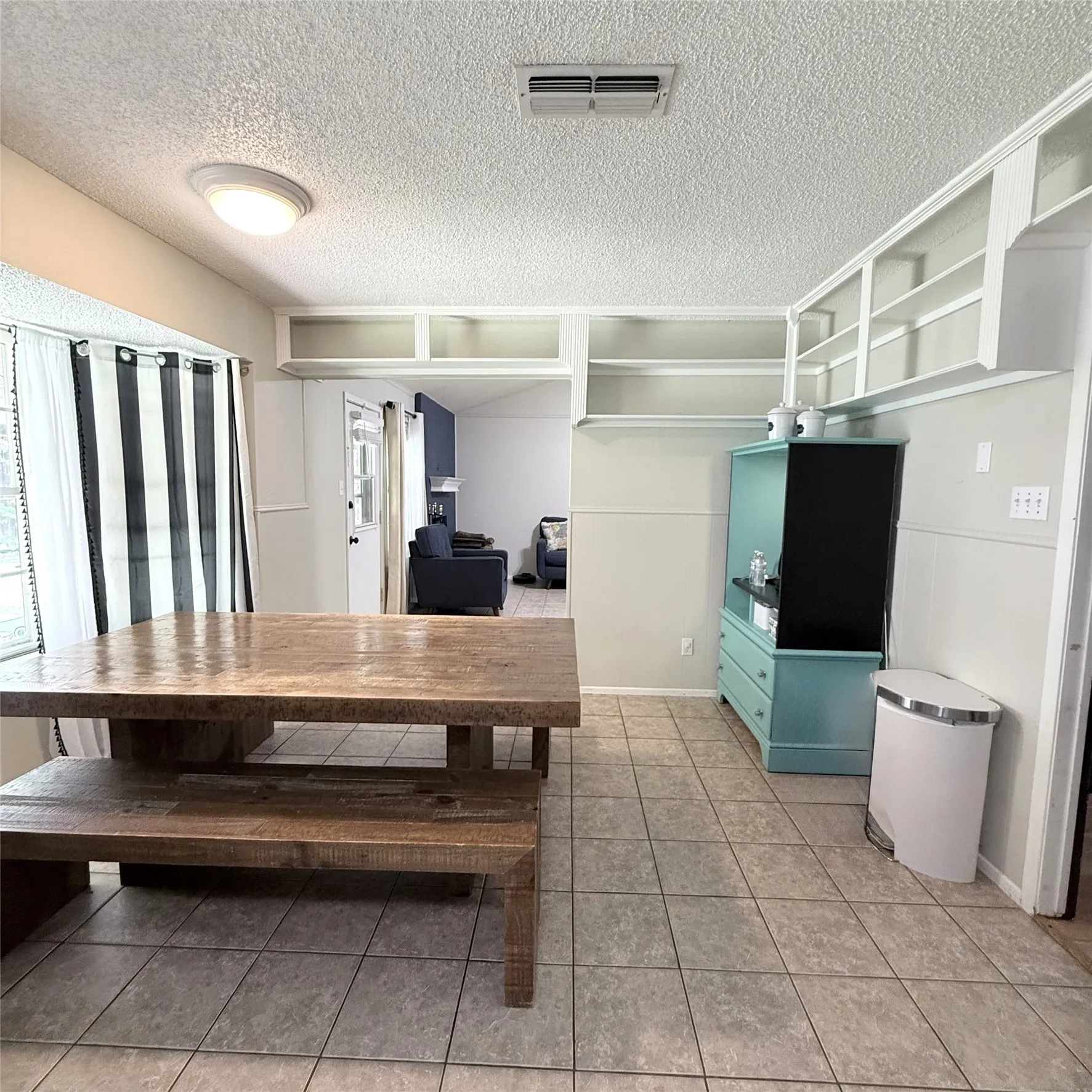 Single Family Residence For Sale in Tarrant County , 6425 Old Mill Circle, Watauga, Texas 76148, 3 Bedroom, 2 Bathroom, Garage spaces, 1,718 Sqft, built in 1982, mls#21294270, Real Estate Agent in Watauga, Homes For Sale in Tarrant county, Homes For Sale in Watauga, Realtor in Watauga Texas, Real Estate Brokerage Independent Realty Texas, Luminita Cordes Realtor