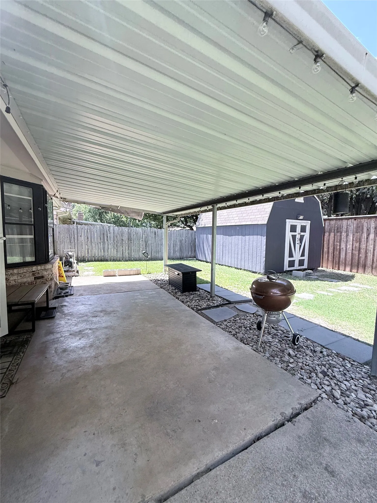 Single Family Residence For Sale in Tarrant County , 6425 Old Mill Circle, Watauga, Texas 76148, 3 Bedroom, 2 Bathroom, Garage spaces, 1,718 Sqft, built in 1982, mls#21294270, Real Estate Agent in Watauga, Homes For Sale in Tarrant county, Homes For Sale in Watauga, Realtor in Watauga Texas, Real Estate Brokerage Independent Realty Texas, Luminita Cordes Realtor