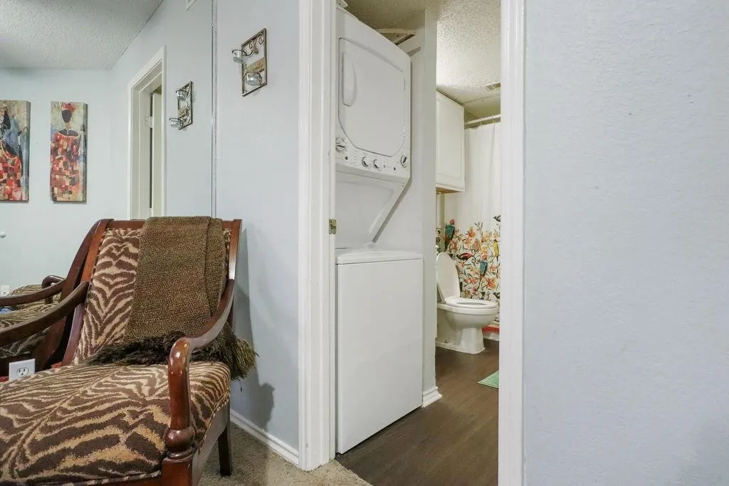Condominium For Rent in Tarrant County , 2300 Bamboo Drive N211, Arlington, Texas 76006, 2 Bedroom, 2 Bathroom, Garage spaces, 894 Sqft, built in 1983, mls#21294389, Real Estate Agent in Arlington, Homes For Rent in Tarrant county, Homes For Rent in Arlington, Realtor in Arlington Texas, Real Estate Brokerage Independent Realty Texas, Luminita Cordes Realtor