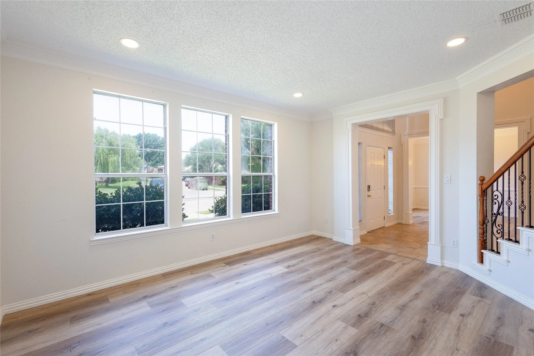 Single Family Residence For Rent in Denton County , 3808 Hunters Trail, Carrollton, Texas 75007, 5 Bedroom, 3 Bathroom, 2 Garage spaces, 3,368 Sqft, built in 1994, mls#21294390, Real Estate Agent in Carrollton, Homes For Rent in Denton county, Homes For Rent in Carrollton, Realtor in Carrollton Texas, Real Estate Brokerage Independent Realty Texas, Luminita Cordes Realtor
