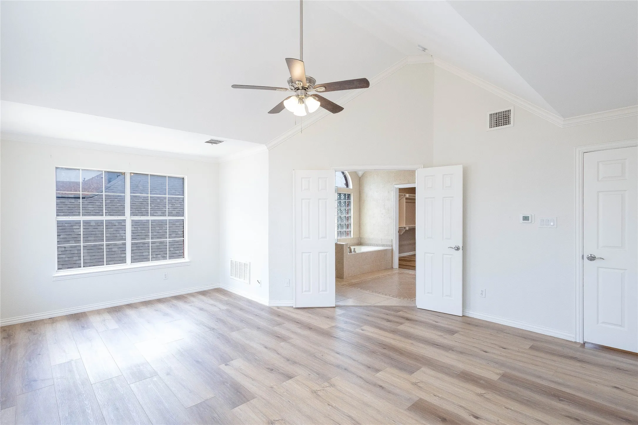 Single Family Residence For Rent in Denton County , 3808 Hunters Trail, Carrollton, Texas 75007, 5 Bedroom, 3 Bathroom, 2 Garage spaces, 3,368 Sqft, built in 1994, mls#21294390, Real Estate Agent in Carrollton, Homes For Rent in Denton county, Homes For Rent in Carrollton, Realtor in Carrollton Texas, Real Estate Brokerage Independent Realty Texas, Luminita Cordes Realtor
