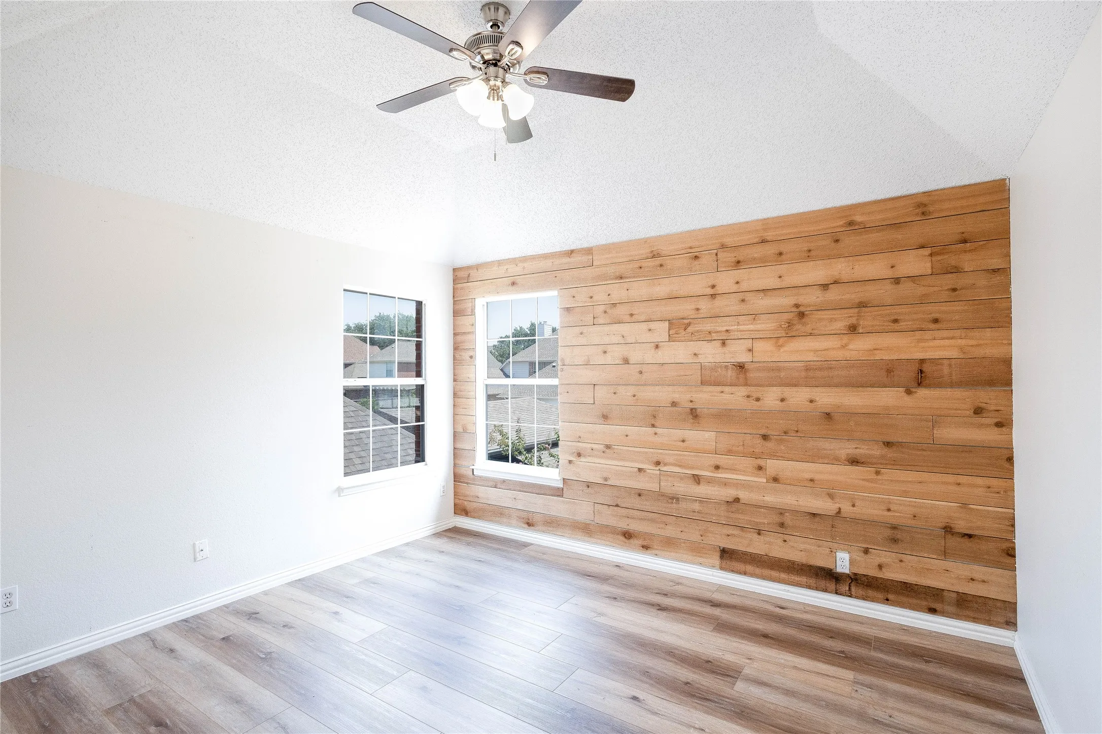 Single Family Residence For Rent in Denton County , 3808 Hunters Trail, Carrollton, Texas 75007, 5 Bedroom, 3 Bathroom, 2 Garage spaces, 3,368 Sqft, built in 1994, mls#21294390, Real Estate Agent in Carrollton, Homes For Rent in Denton county, Homes For Rent in Carrollton, Realtor in Carrollton Texas, Real Estate Brokerage Independent Realty Texas, Luminita Cordes Realtor