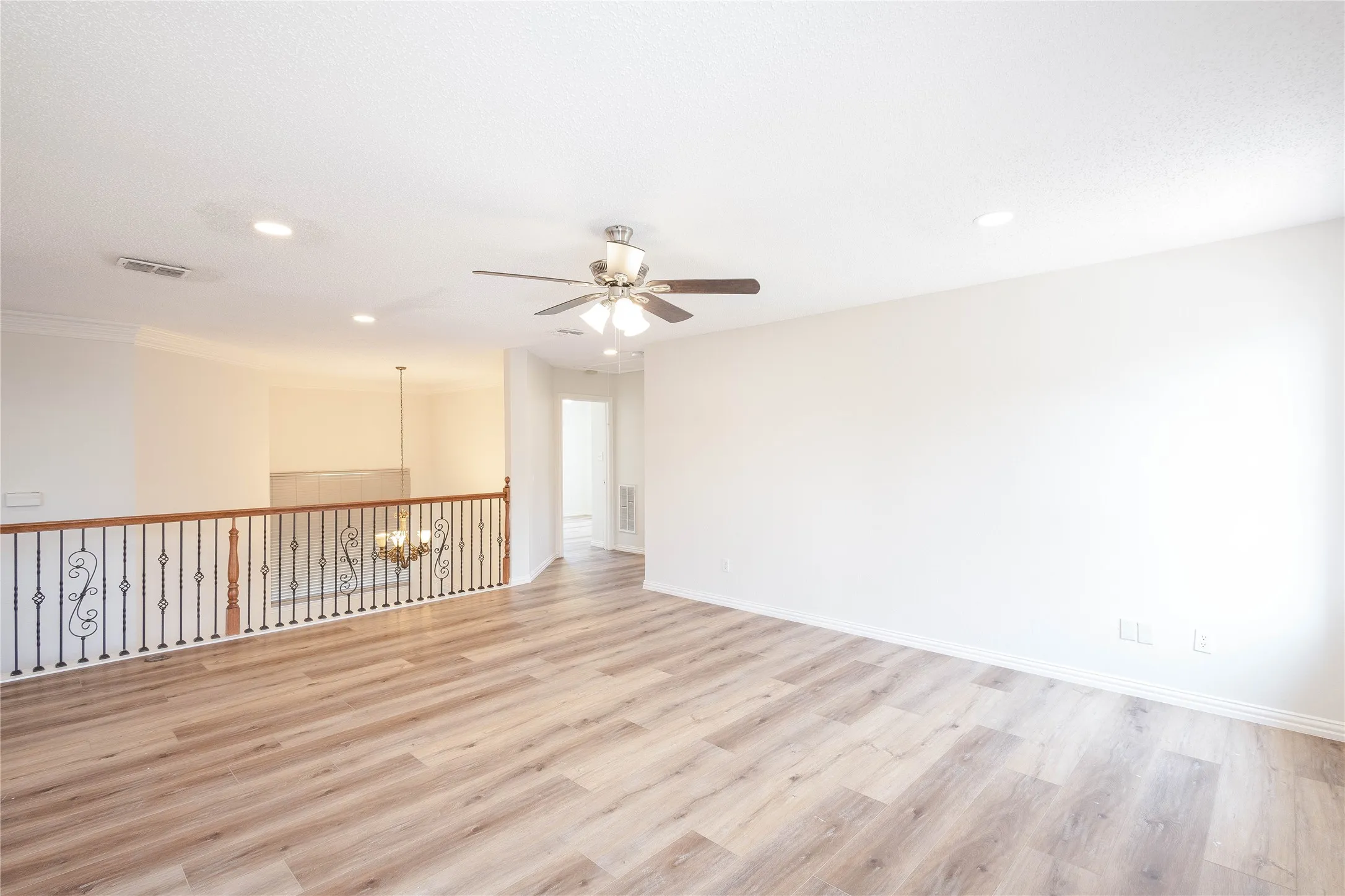 Single Family Residence For Rent in Denton County , 3808 Hunters Trail, Carrollton, Texas 75007, 5 Bedroom, 3 Bathroom, 2 Garage spaces, 3,368 Sqft, built in 1994, mls#21294390, Real Estate Agent in Carrollton, Homes For Rent in Denton county, Homes For Rent in Carrollton, Realtor in Carrollton Texas, Real Estate Brokerage Independent Realty Texas, Luminita Cordes Realtor