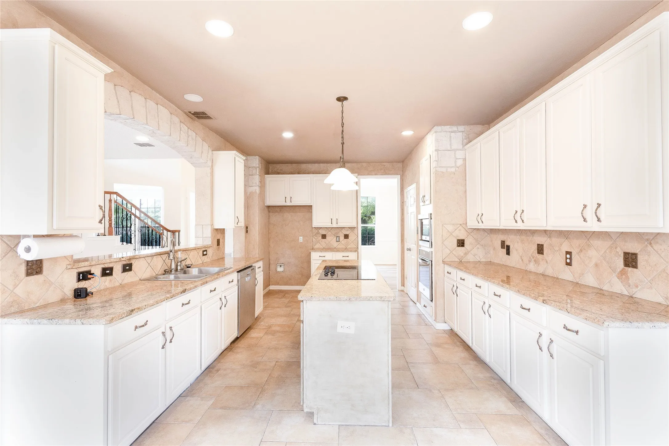 Single Family Residence For Rent in Denton County , 3808 Hunters Trail, Carrollton, Texas 75007, 5 Bedroom, 3 Bathroom, 2 Garage spaces, 3,368 Sqft, built in 1994, mls#21294390, Real Estate Agent in Carrollton, Homes For Rent in Denton county, Homes For Rent in Carrollton, Realtor in Carrollton Texas, Real Estate Brokerage Independent Realty Texas, Luminita Cordes Realtor