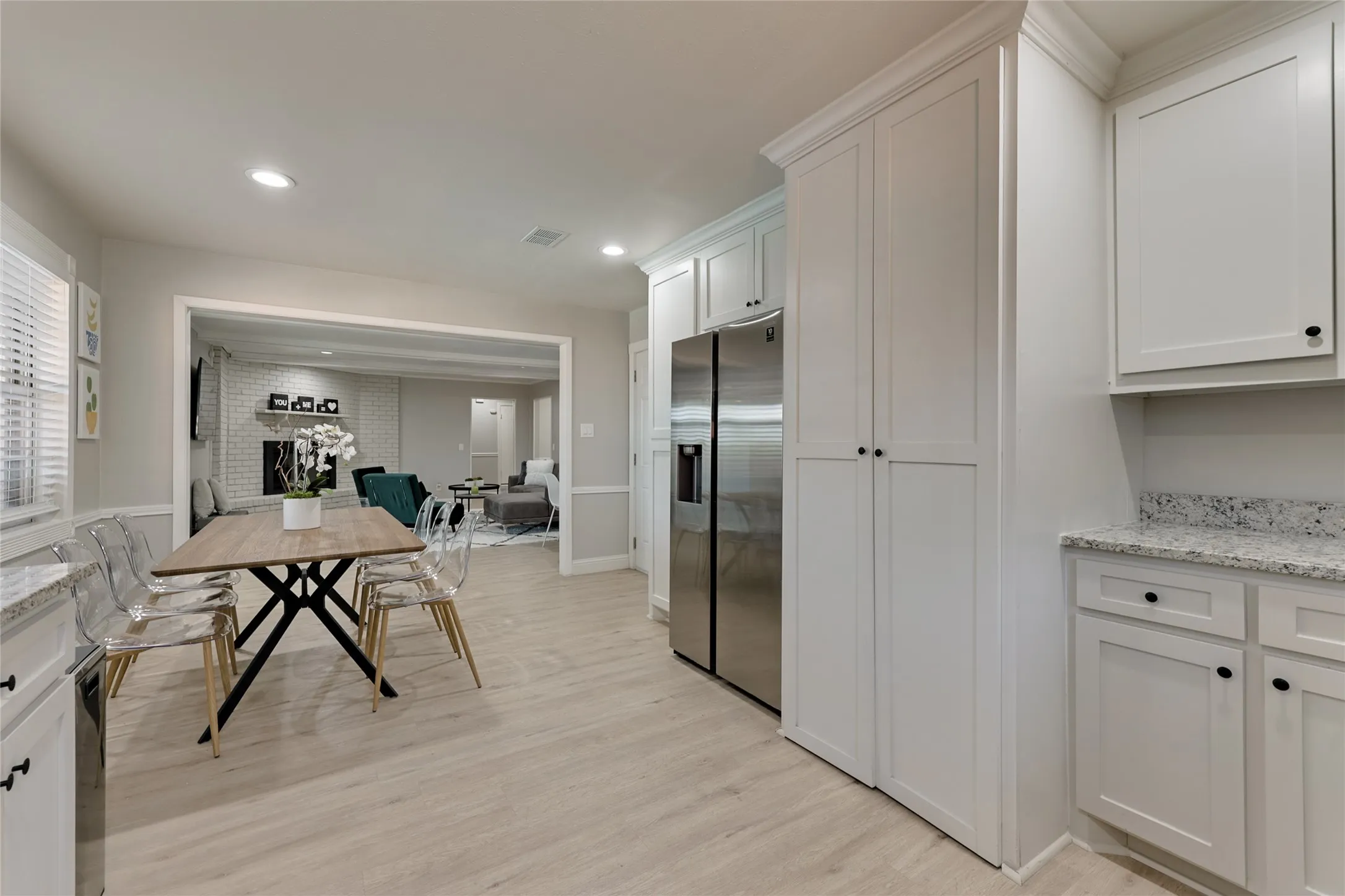 Single Family Residence For Rent in Collin County , 804 Ridgefield Drive, Plano, Texas 75075, 5 Bedroom, 2 Bathroom, 2 Garage spaces, 1,971 Sqft, built in 1963, mls#21294381, Real Estate Agent in Plano, Homes For Rent in Collin county, Homes For Rent in Plano, Realtor in Plano Texas, Real Estate Brokerage Independent Realty Texas, Luminita Cordes Realtor