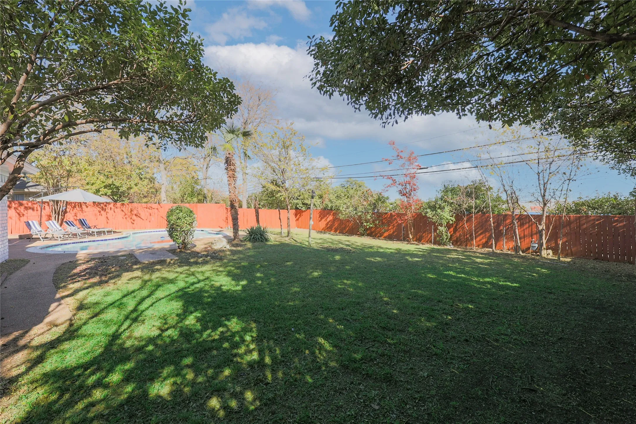 Single Family Residence For Rent in Collin County , 804 Ridgefield Drive, Plano, Texas 75075, 5 Bedroom, 2 Bathroom, 2 Garage spaces, 1,971 Sqft, built in 1963, mls#21294381, Real Estate Agent in Plano, Homes For Rent in Collin county, Homes For Rent in Plano, Realtor in Plano Texas, Real Estate Brokerage Independent Realty Texas, Luminita Cordes Realtor